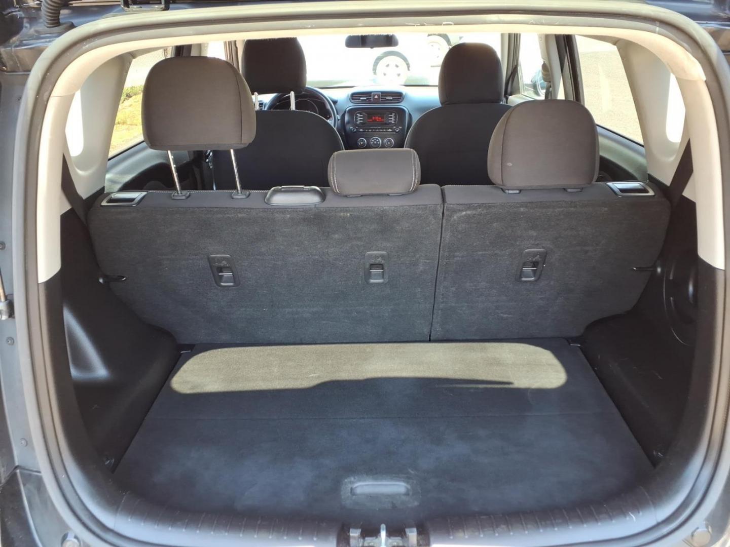 2015 Black Kia Soul Base (KNDJN2A29F7) with an 1.6L 1.6L I4 130hp 118ft. lbs. Fuel Injected engine, 6-Speed Shiftable Automatic transmission, located at 50 Eastern Blvd., Essex, MD, 21221, (410) 686-3444, 39.304367, -76.484947 - Photo#12