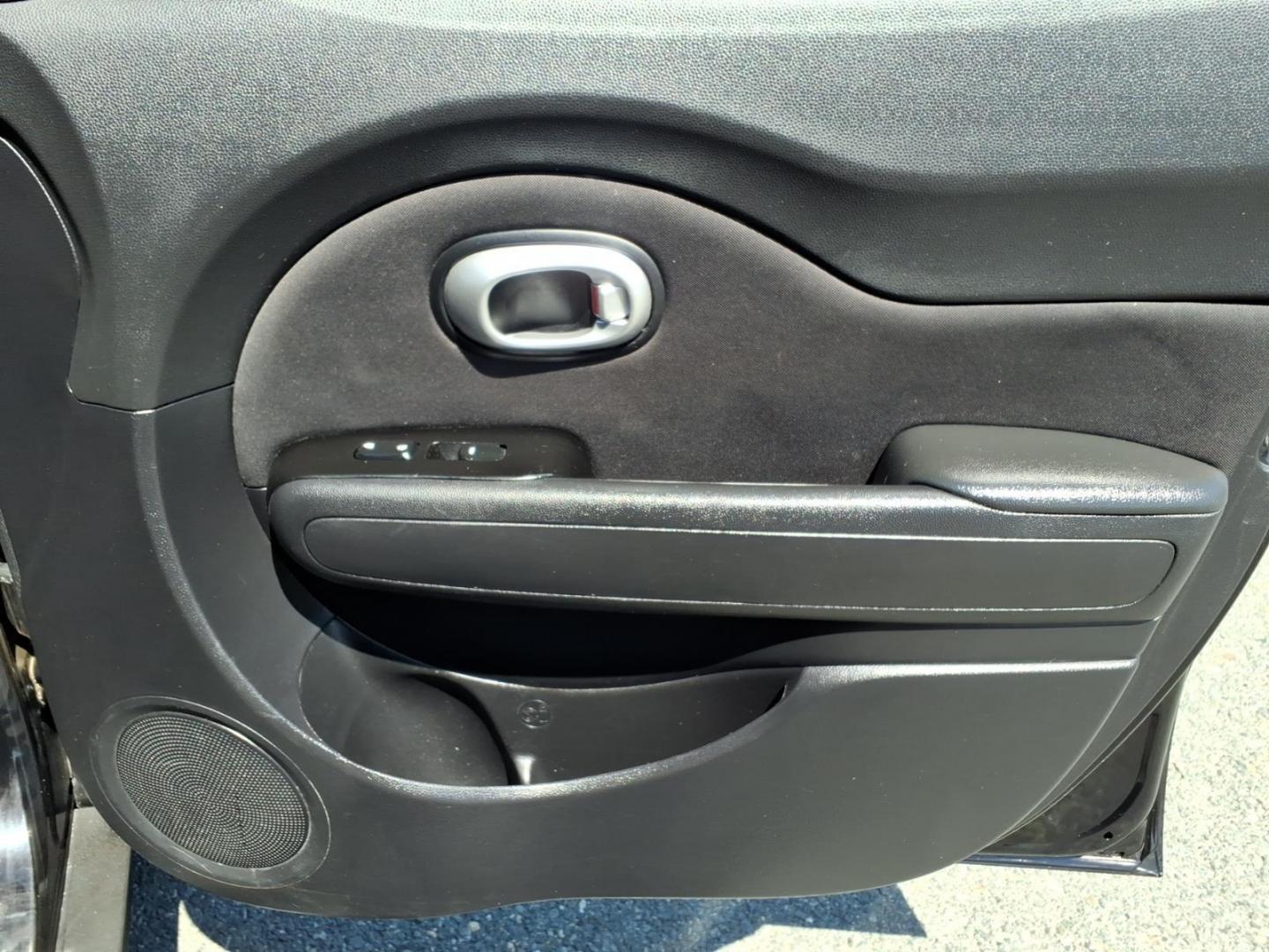 2015 Black Kia Soul Base (KNDJN2A29F7) with an 1.6L 1.6L I4 130hp 118ft. lbs. Fuel Injected engine, 6-Speed Shiftable Automatic transmission, located at 50 Eastern Blvd., Essex, MD, 21221, (410) 686-3444, 39.304367, -76.484947 - Photo#14