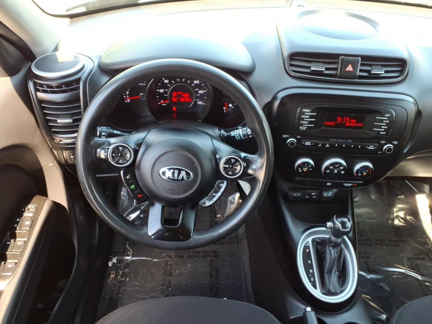 2015 Black Kia Soul Base (KNDJN2A29F7) with an 1.6L 1.6L I4 130hp 118ft. lbs. Fuel Injected engine, 6-Speed Shiftable Automatic transmission, located at 50 Eastern Blvd., Essex, MD, 21221, (410) 686-3444, 39.304367, -76.484947 - Photo#16