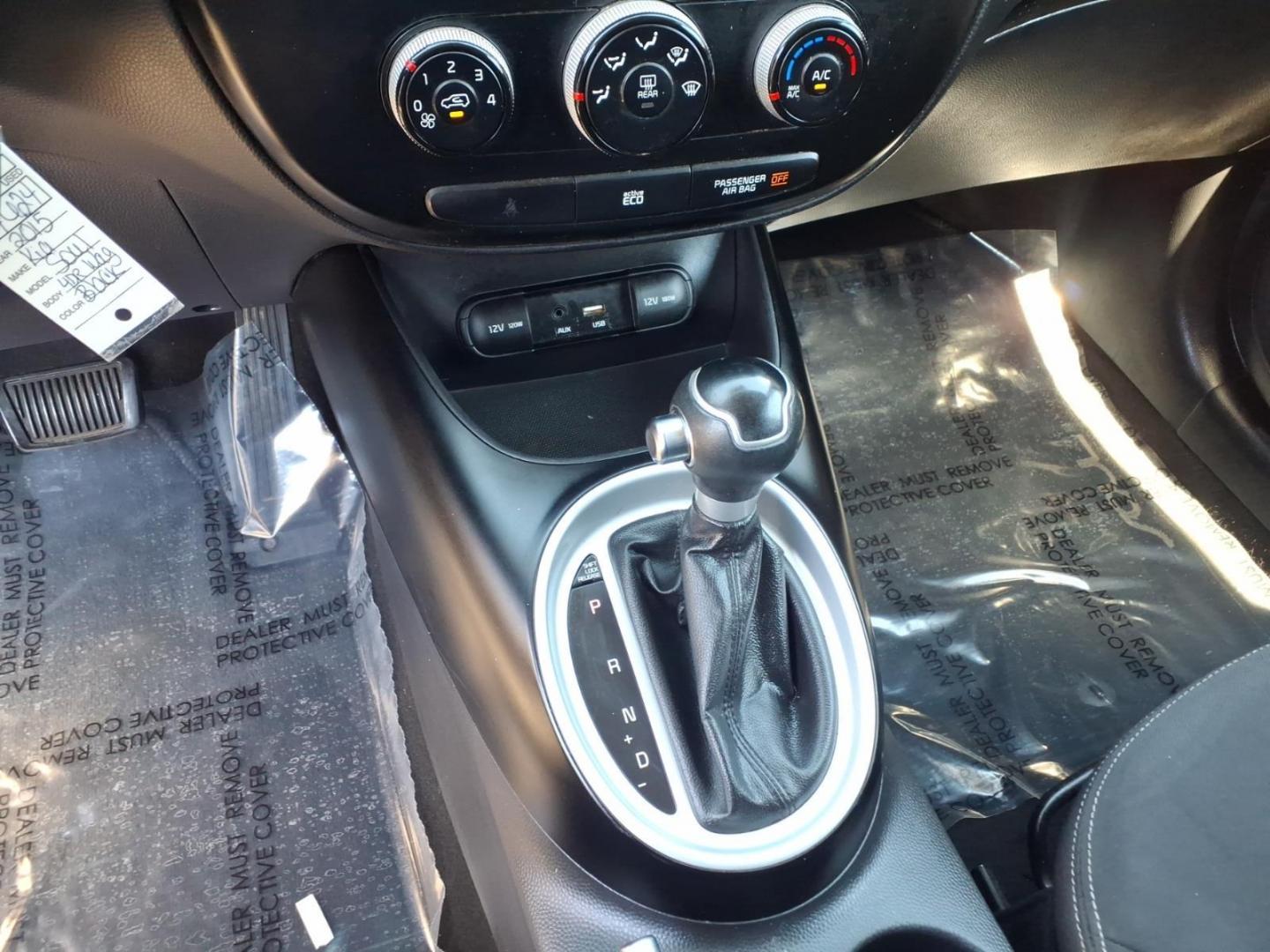 2015 Black Kia Soul Base (KNDJN2A29F7) with an 1.6L 1.6L I4 130hp 118ft. lbs. Fuel Injected engine, 6-Speed Shiftable Automatic transmission, located at 50 Eastern Blvd., Essex, MD, 21221, (410) 686-3444, 39.304367, -76.484947 - Photo#18