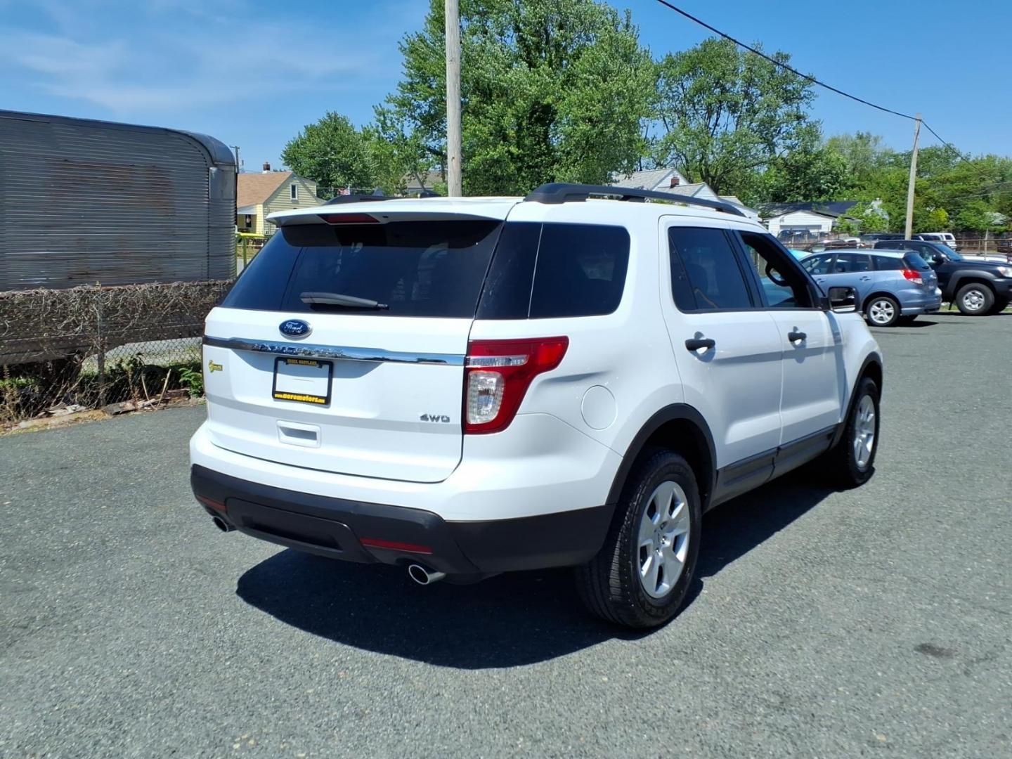 2013 Oxford White Ford Explorer Base (1FM5K8B86DG) with an 3.5L 6 Cylinder Sequential-Port F.I. engine, Automatic transmission, located at 50 Eastern Blvd., Essex, MD, 21221, (410) 686-3444, 39.304367, -76.484947 - Photo#5