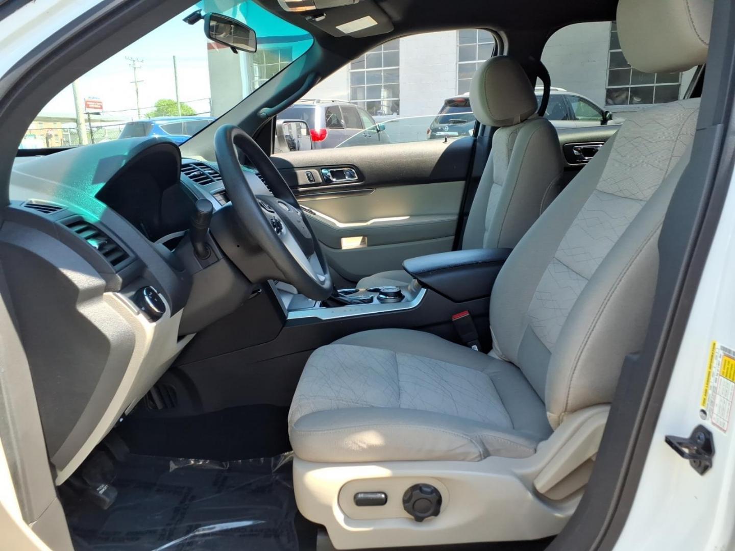 2013 Oxford White Ford Explorer Base (1FM5K8B86DG) with an 3.5L 6 Cylinder Sequential-Port F.I. engine, Automatic transmission, located at 50 Eastern Blvd., Essex, MD, 21221, (410) 686-3444, 39.304367, -76.484947 - Photo#8