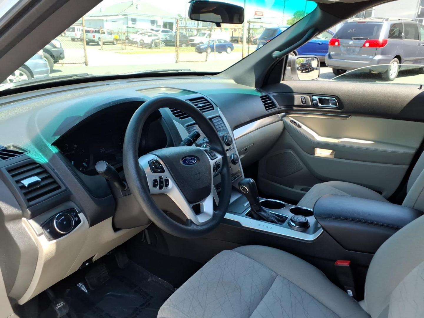 2013 Oxford White Ford Explorer Base (1FM5K8B86DG) with an 3.5L 6 Cylinder Sequential-Port F.I. engine, Automatic transmission, located at 50 Eastern Blvd., Essex, MD, 21221, (410) 686-3444, 39.304367, -76.484947 - Photo#9