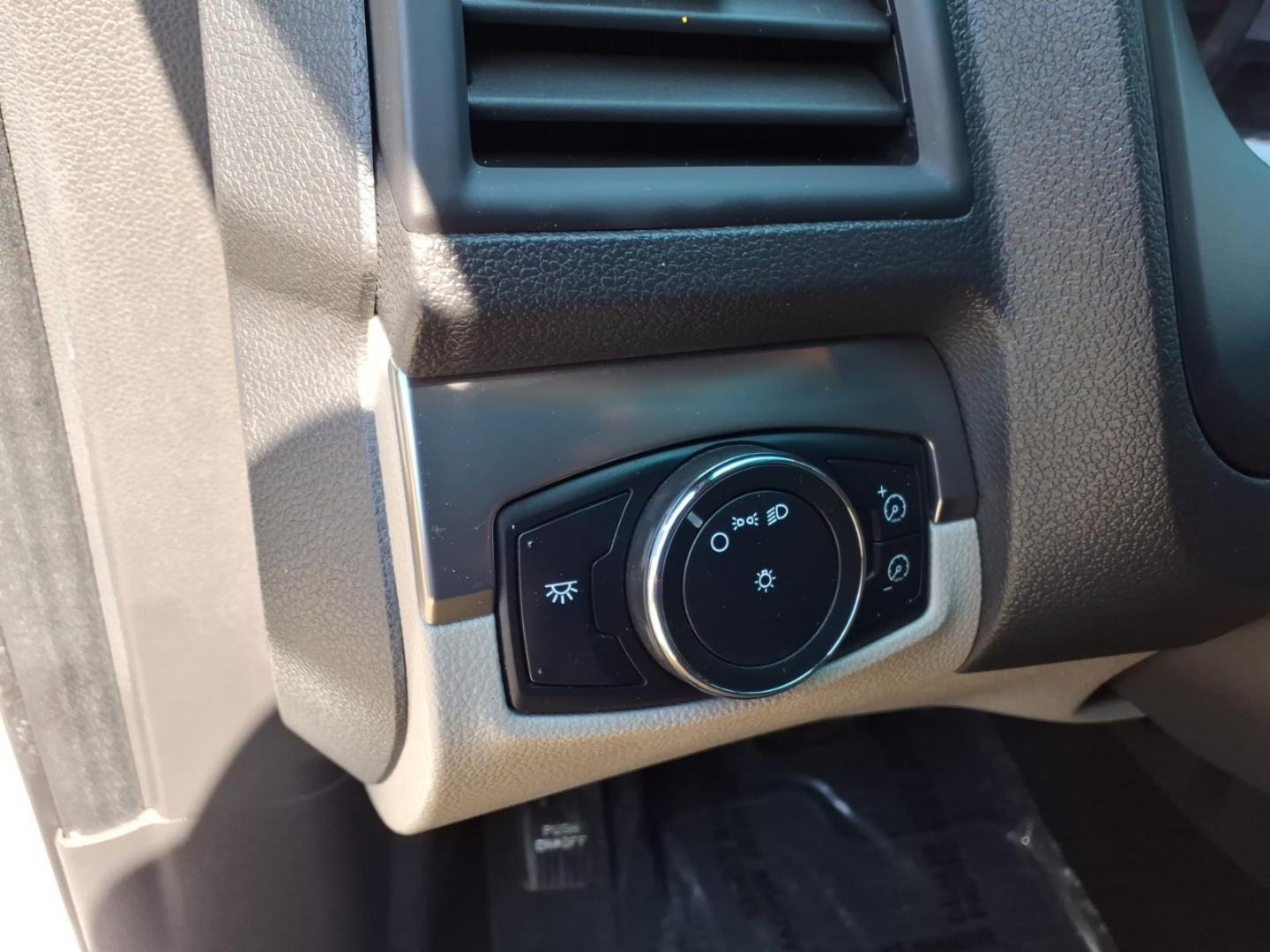 2013 Oxford White Ford Explorer Base (1FM5K8B86DG) with an 3.5L 6 Cylinder Sequential-Port F.I. engine, Automatic transmission, located at 50 Eastern Blvd., Essex, MD, 21221, (410) 686-3444, 39.304367, -76.484947 - Photo#17