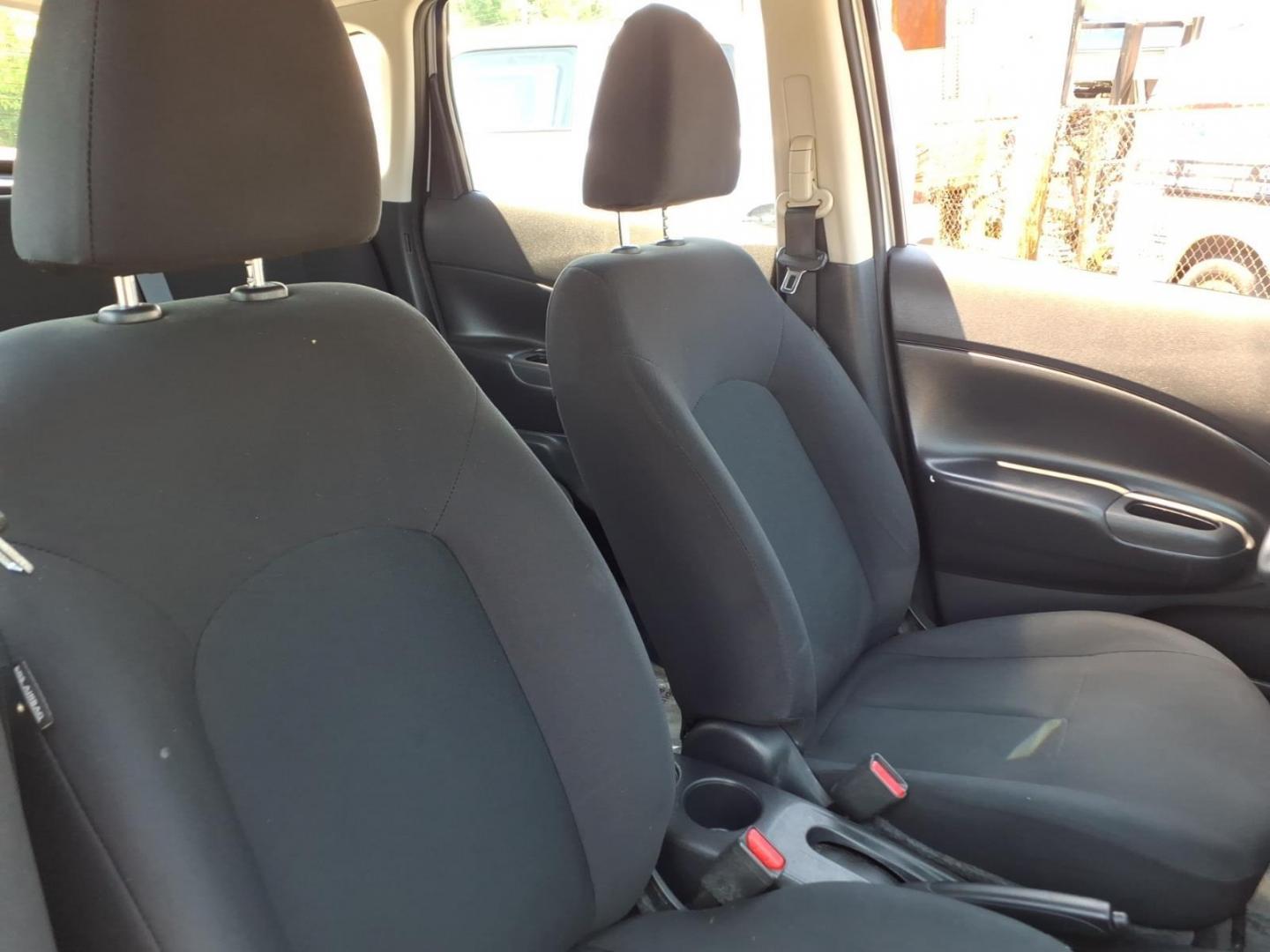 2015 Brilliant Silver Nissan Versa Note S Plus (3N1CE2CP5FL) with an 1.6L 4 Cylinder Sequential-Port F.I. engine, Automatic transmission, located at 50 Eastern Blvd., Essex, MD, 21221, (410) 686-3444, 39.304367, -76.484947 - Photo#13