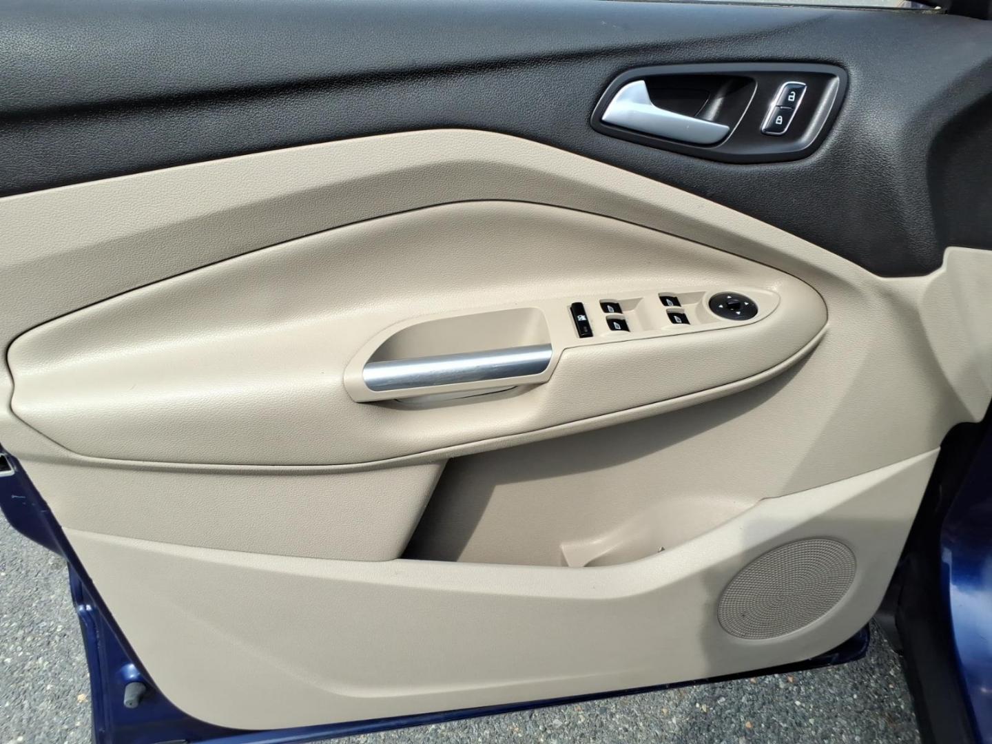 2014 Deep Impact Blue Metallic Ford Escape SE (1FMCU9G9XEU) with an 2.0L EcoBoost 2.0L Turbo I4 240hp 270ft. lbs. Turbocharged engine, 6-Speed Shiftable Automatic transmission, located at 50 Eastern Blvd., Essex, MD, 21221, (410) 686-3444, 39.304367, -76.484947 - Photo#9