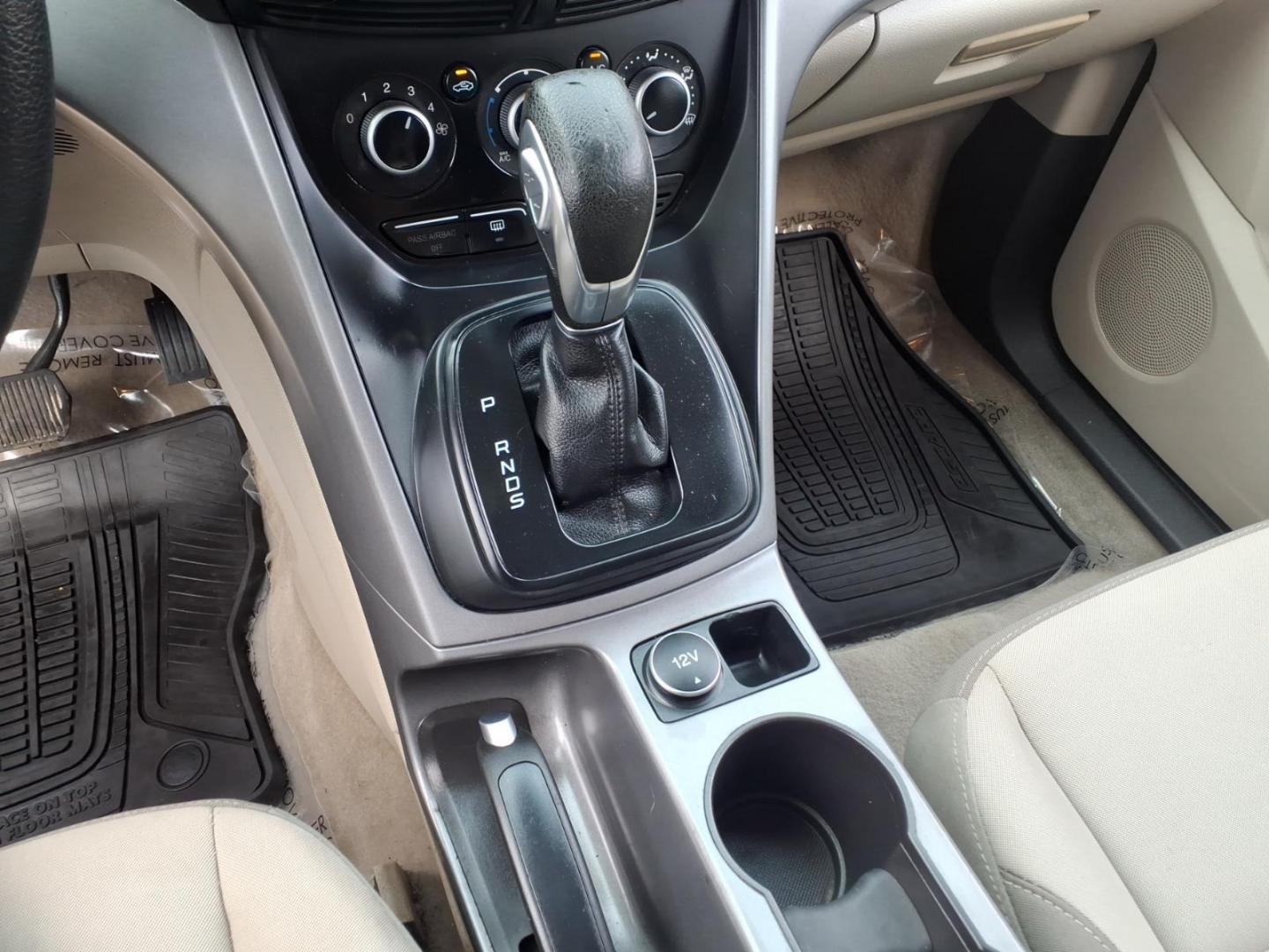 2014 Deep Impact Blue Metallic Ford Escape SE (1FMCU9G9XEU) with an 2.0L EcoBoost 2.0L Turbo I4 240hp 270ft. lbs. Turbocharged engine, 6-Speed Shiftable Automatic transmission, located at 50 Eastern Blvd., Essex, MD, 21221, (410) 686-3444, 39.304367, -76.484947 - Photo#18