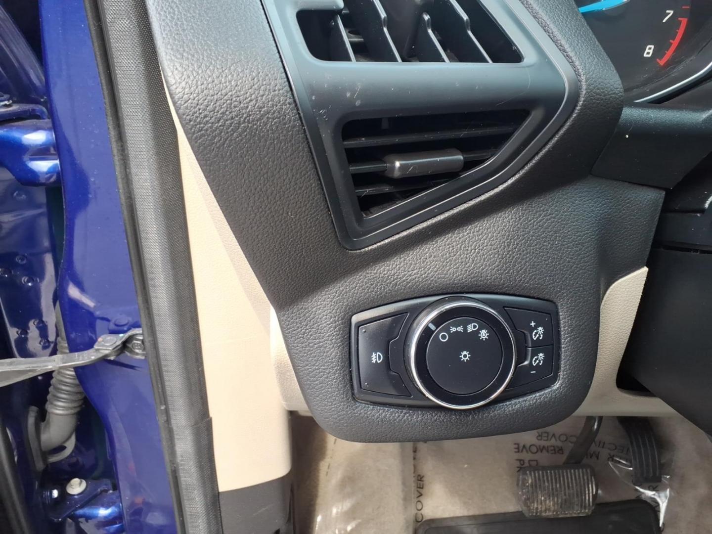 2014 Deep Impact Blue Metallic Ford Escape SE (1FMCU9G9XEU) with an 2.0L EcoBoost 2.0L Turbo I4 240hp 270ft. lbs. Turbocharged engine, 6-Speed Shiftable Automatic transmission, located at 50 Eastern Blvd., Essex, MD, 21221, (410) 686-3444, 39.304367, -76.484947 - Photo#19