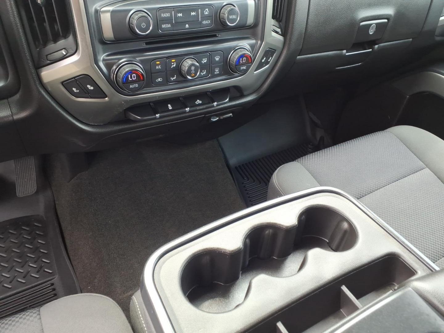 2017 Dark Toreador Red Chevrolet Silverado 1500 LT (1GCVKREC4HZ) with an 5.3L EcoTec3 5.3L V8 355hp 383ft. lbs. Fuel Injected engine, 6-Speed Shiftable Automatic w/Overdrive transmission, located at 50 Eastern Blvd., Essex, MD, 21221, (410) 686-3444, 39.304367, -76.484947 - Photo#18