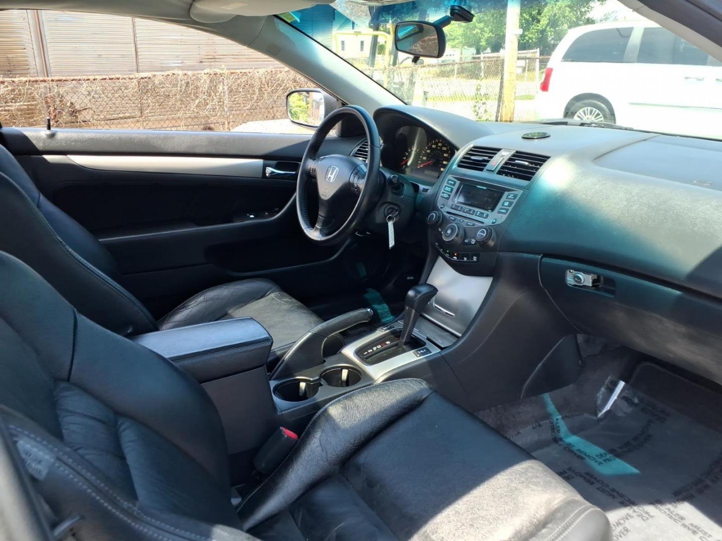 2007 Sapphire Blue Pearl Honda Accord EX-L (1HGCM72657A) with an 2.4L 4 Cylinder Sequential-Port F.I. engine, Automatic transmission, located at 50 Eastern Blvd., Essex, MD, 21221, (410) 686-3444, 39.304367, -76.484947 - Photo#12