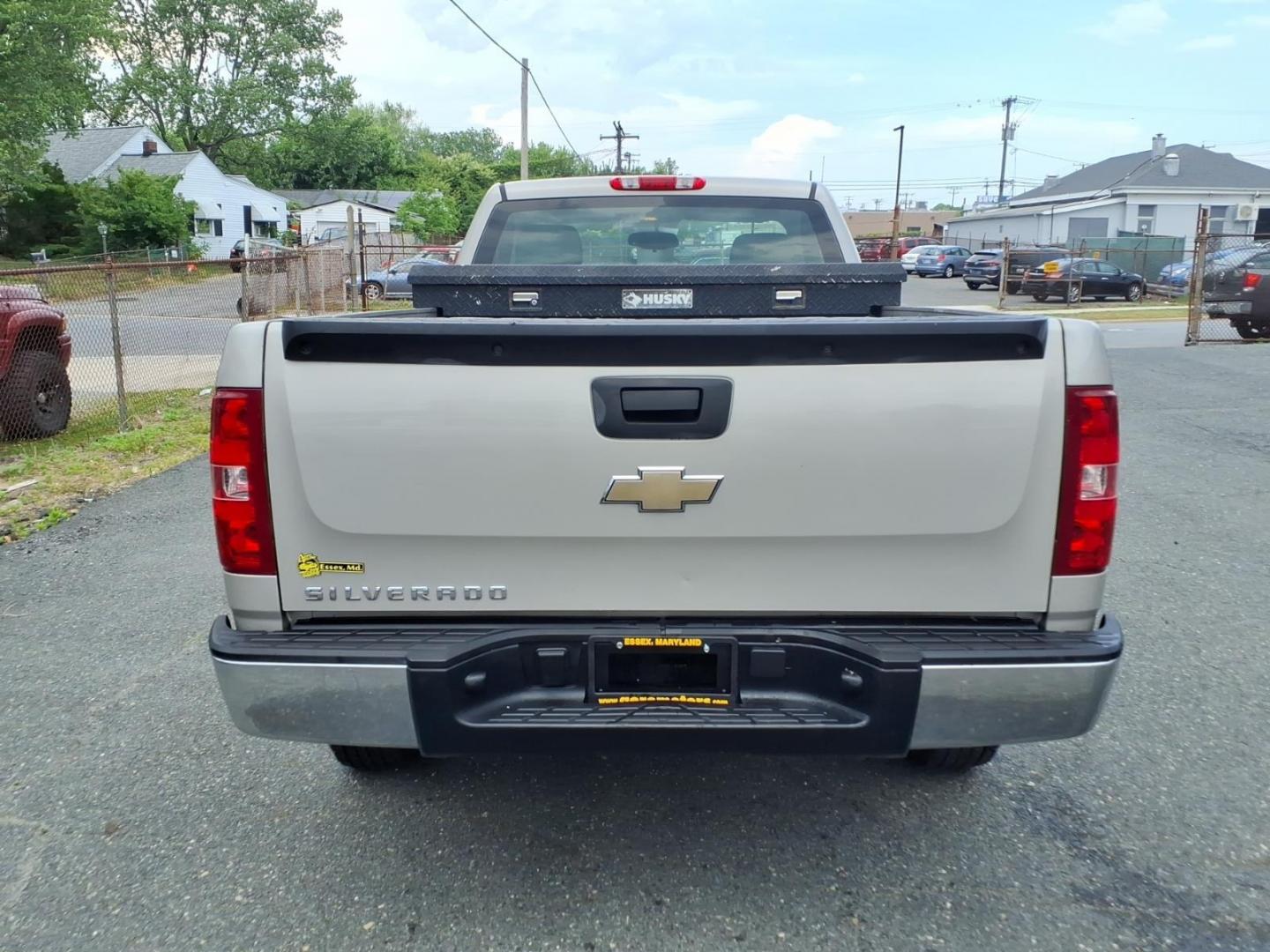 2009 Silver Chevrolet Silverado 1500 Work Truck (1GCEC14X99Z) with an 4.3L Vortec 4.3L V6 195hp 260ft. lbs. Sequential-Port F.I. engine, 4-Speed Automatic transmission, located at 50 Eastern Blvd., Essex, MD, 21221, (410) 686-3444, 39.304367, -76.484947 - Photo#3