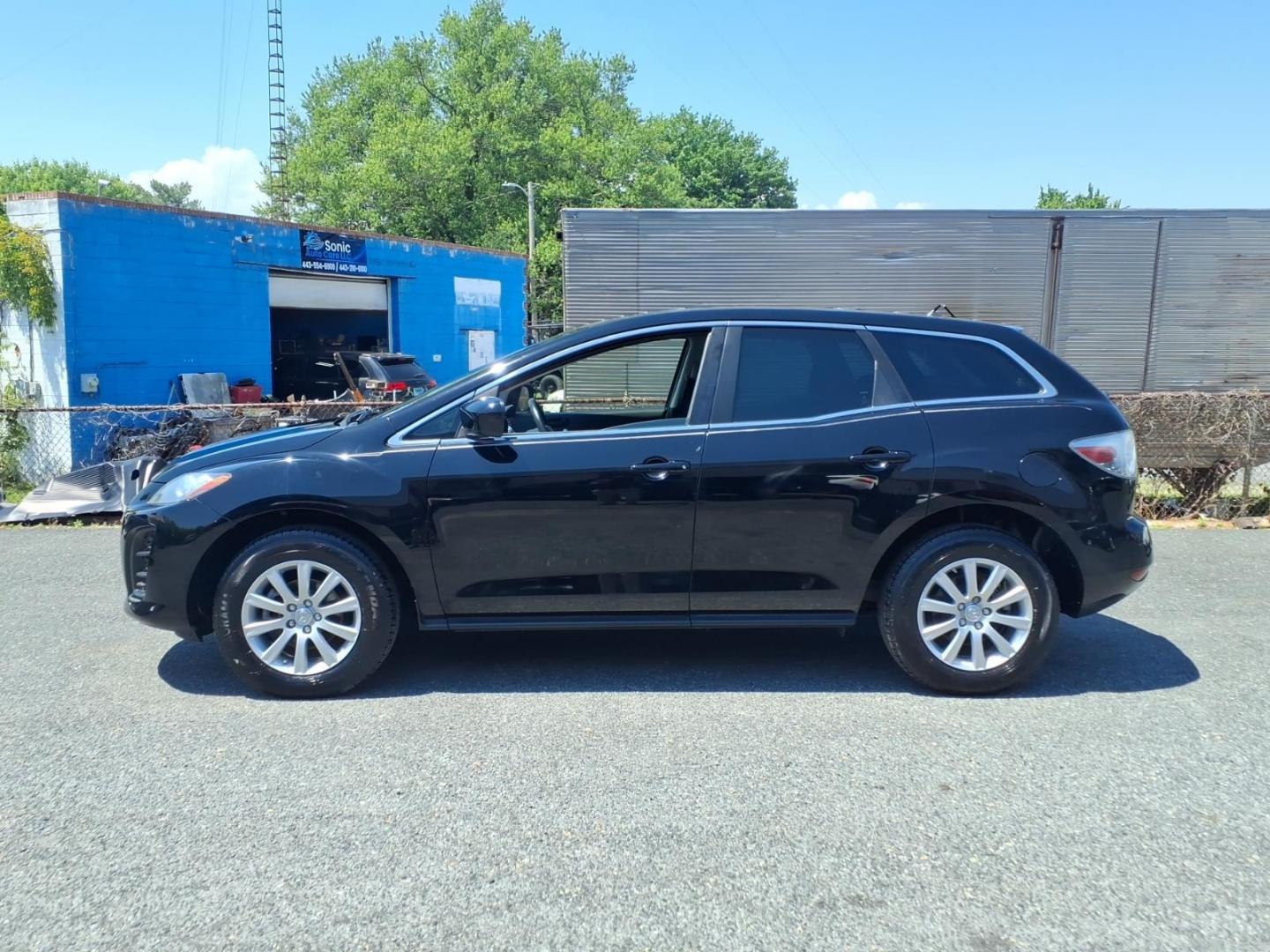2011 Black Mazda CX-7 i Sport (JM3ER2BMXB0) with an 2.5L 4 Cylinder Fuel Injected engine, Automatic transmission, located at 50 Eastern Blvd., Essex, MD, 21221, (410) 686-3444, 39.304367, -76.484947 - Photo#1