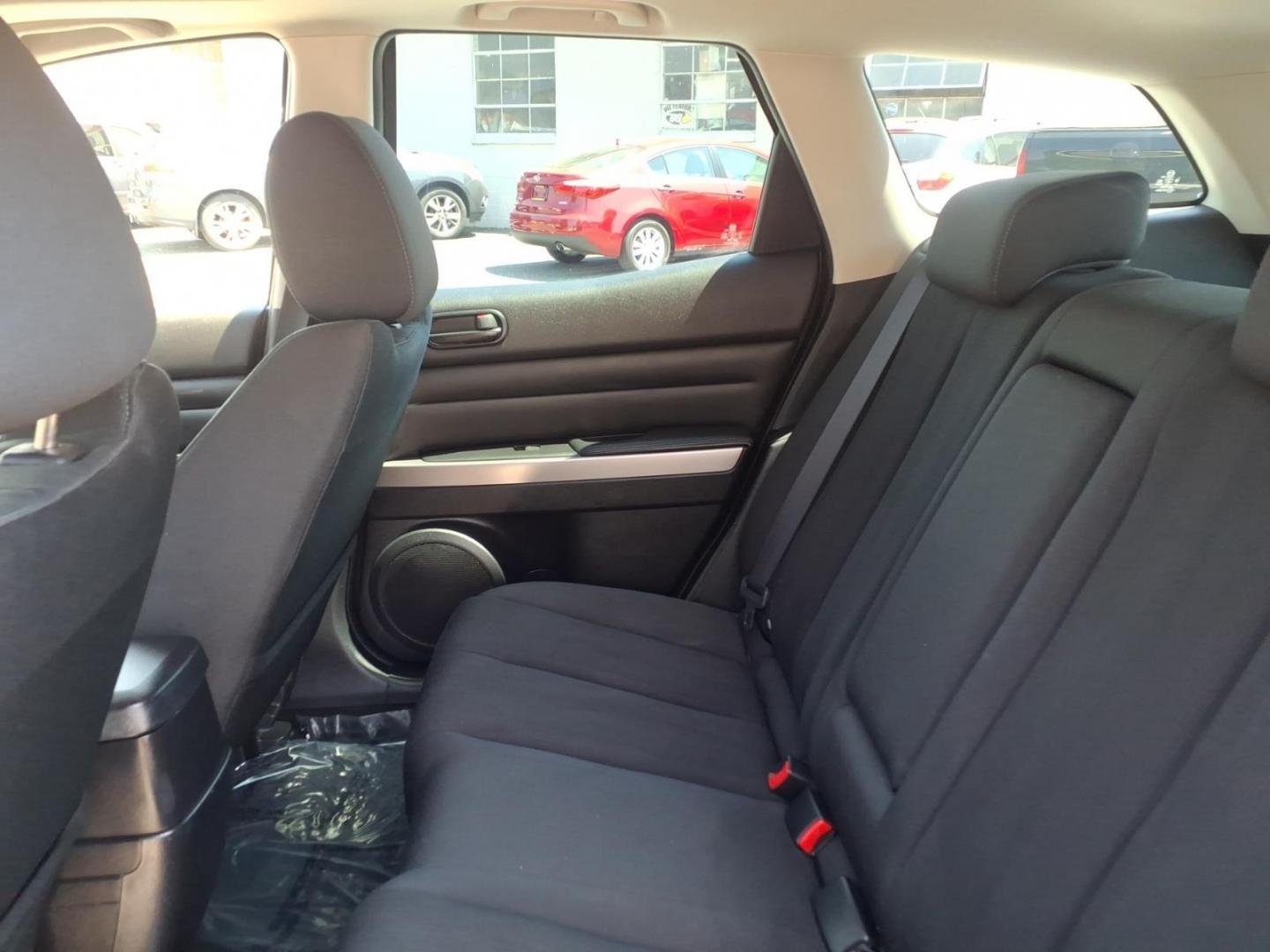 2011 Black Mazda CX-7 i Sport (JM3ER2BMXB0) with an 2.5L 4 Cylinder Fuel Injected engine, Automatic transmission, located at 50 Eastern Blvd., Essex, MD, 21221, (410) 686-3444, 39.304367, -76.484947 - Photo#11