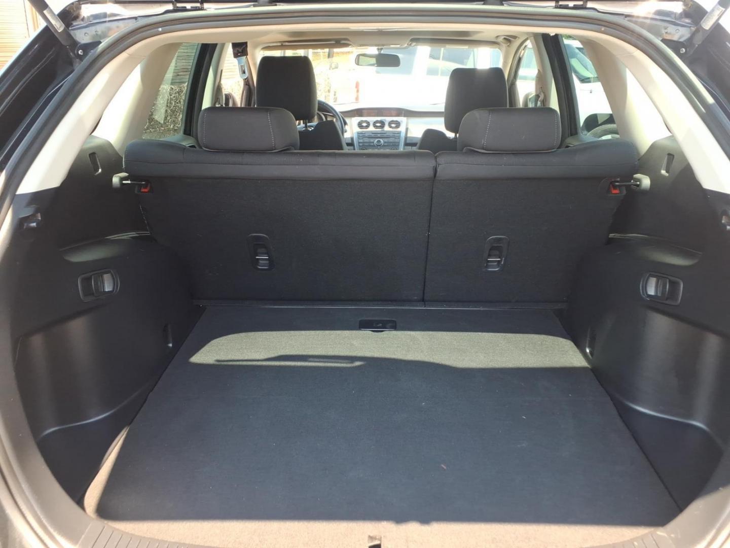 2011 Black Mazda CX-7 i Sport (JM3ER2BMXB0) with an 2.5L 4 Cylinder Fuel Injected engine, Automatic transmission, located at 50 Eastern Blvd., Essex, MD, 21221, (410) 686-3444, 39.304367, -76.484947 - Photo#12