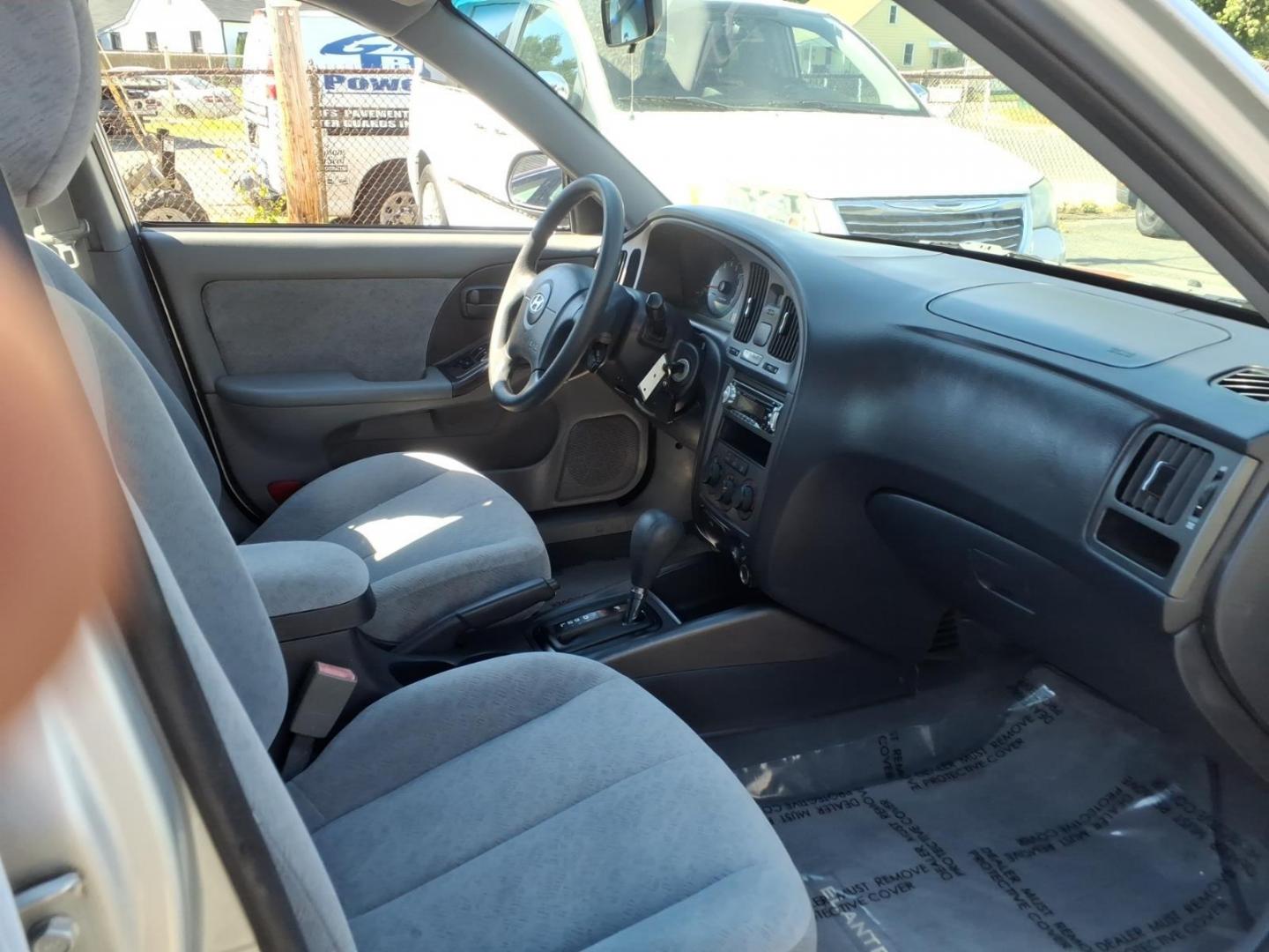 2004 Gray Hyundai ELANTRA (KMHDN46D34U) with an 2.0L 4 Cylinder Fuel Injected engine, Automatic transmission, located at 50 Eastern Blvd., Essex, MD, 21221, (410) 686-3444, 39.304367, -76.484947 - Photo#15