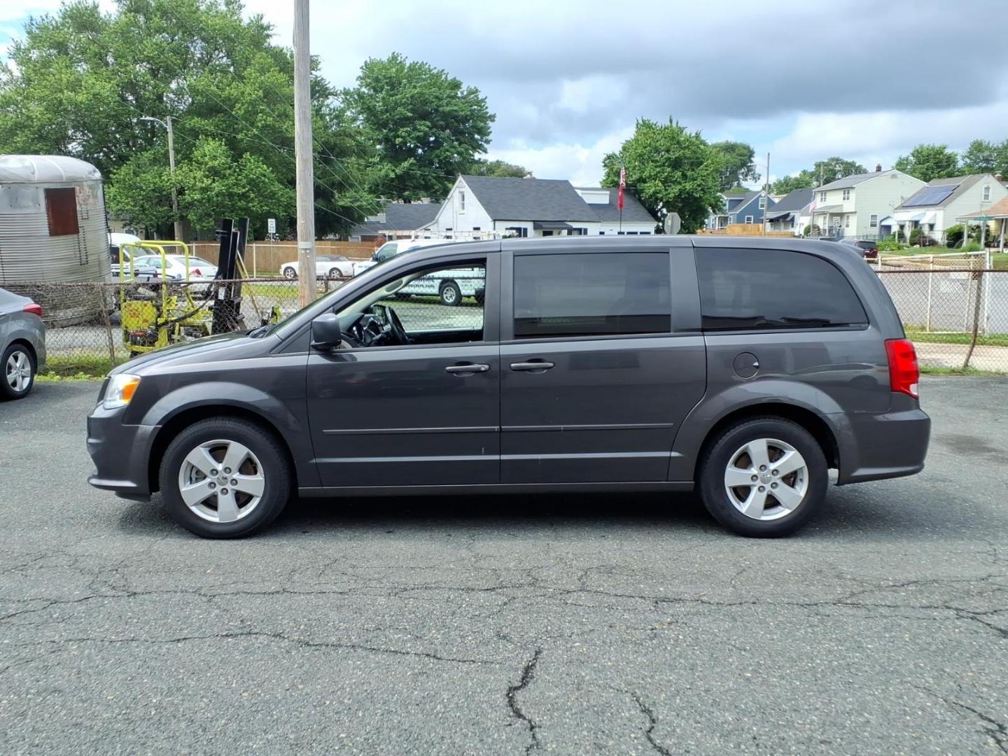 2016 Gray Dodge Grand Caravan SE (2C4RDGBG5GR) with an 3.6L 6 Cylinder Sequential-Port F.I. engine, Automatic transmission, located at 50 Eastern Blvd., Essex, MD, 21221, (410) 686-3444, 39.304367, -76.484947 - Photo#1