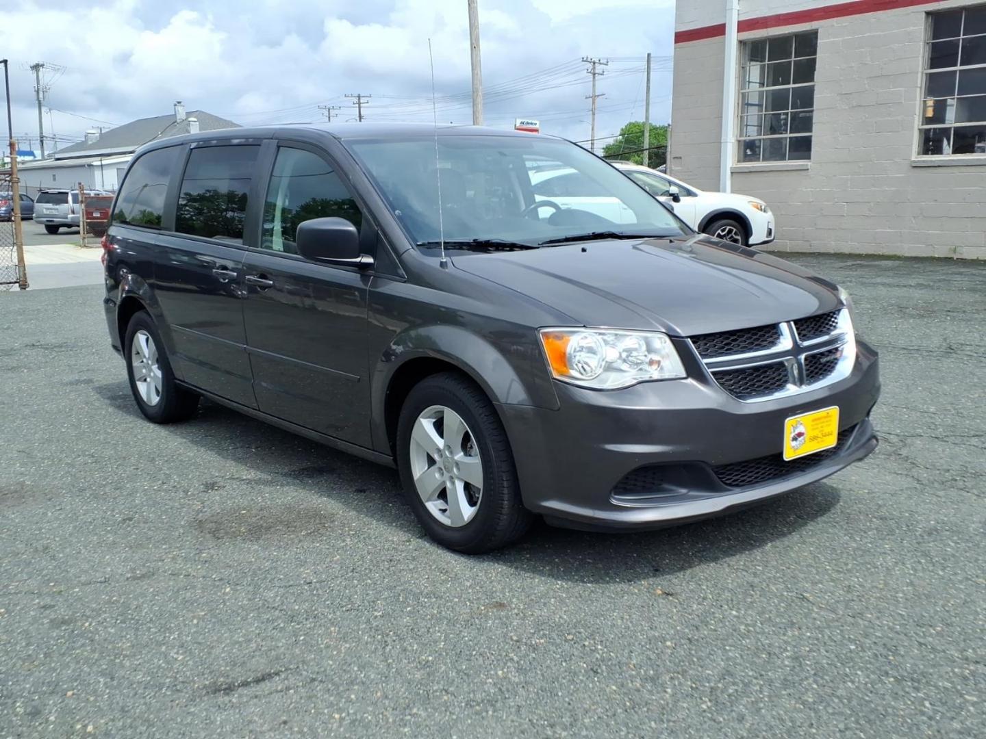 2016 Gray Dodge Grand Caravan SE (2C4RDGBG5GR) with an 3.6L 6 Cylinder Sequential-Port F.I. engine, Automatic transmission, located at 50 Eastern Blvd., Essex, MD, 21221, (410) 686-3444, 39.304367, -76.484947 - Photo#5