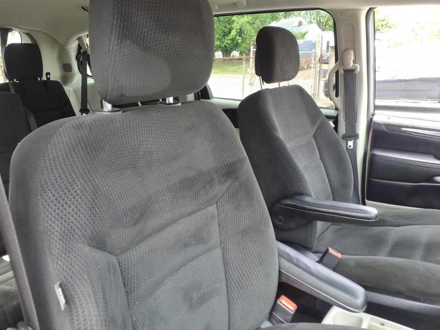 2016 Gray Dodge Grand Caravan SE (2C4RDGBG5GR) with an 3.6L 6 Cylinder Sequential-Port F.I. engine, Automatic transmission, located at 50 Eastern Blvd., Essex, MD, 21221, (410) 686-3444, 39.304367, -76.484947 - Photo#13