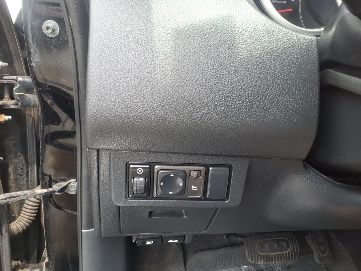 2010 Black Nissan Versa 1.8 S (3N1BC1CP2AL) with an 1.8L 1.8L I4 122hp 127ft. lbs. Sequential-Port F.I. engine, 4-Speed Automatic transmission, located at 50 Eastern Blvd., Essex, MD, 21221, (410) 686-3444, 39.304367, -76.484947 - Photo#18