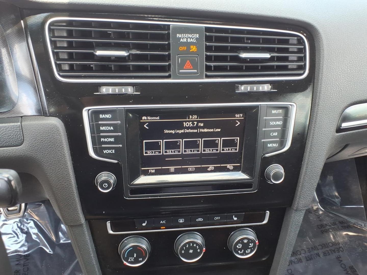 2015 Gray Volkswagen Golf GTI SE (3VW5T7AU8FM) with an 2.0L 2.0L Turbo I4 210hp 258ft. lbs. PZEV Turbocharged engine, 6-Speed Manual transmission, located at 50 Eastern Blvd., Essex, MD, 21221, (410) 686-3444, 39.304367, -76.484947 - Photo#17