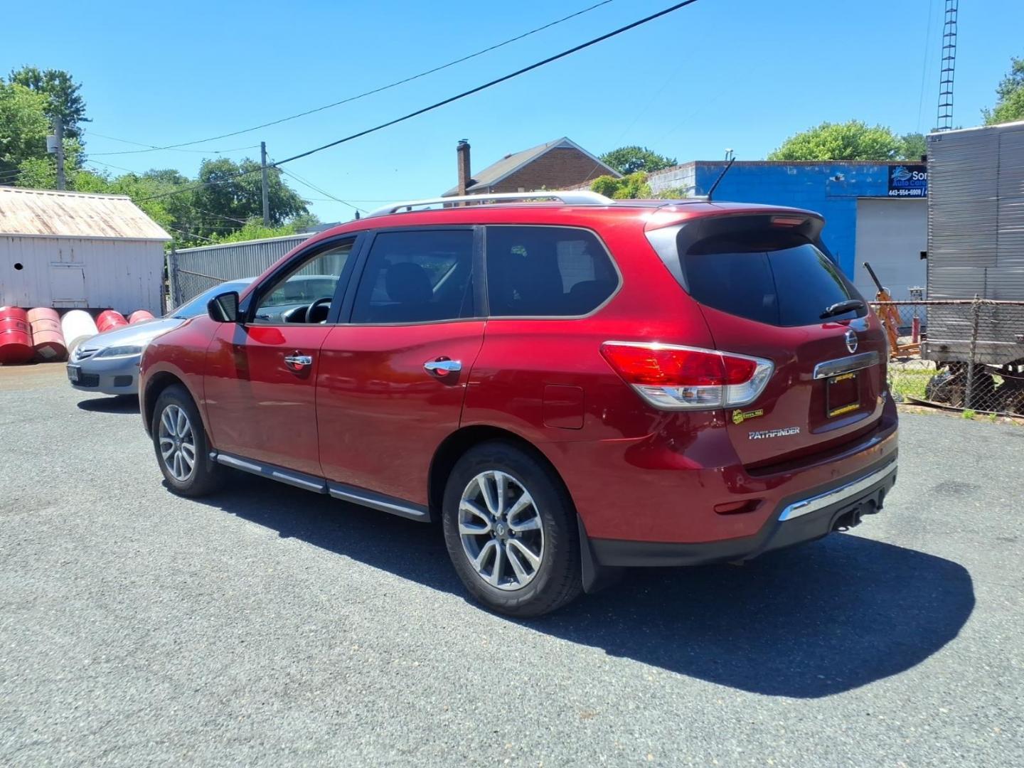2013 Red Nissan Pathfinder SV (5N1AR2MM1DC) with an 3.5L 3.5L V6 260hp 240ft. lbs. Sequential-Port F.I. engine, CVT transmission, located at 50 Eastern Blvd., Essex, MD, 21221, (410) 686-3444, 39.304367, -76.484947- Photo#2