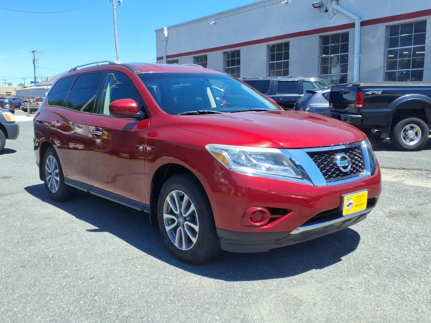 2013 Red Nissan Pathfinder SV (5N1AR2MM1DC) with an 3.5L 3.5L V6 260hp 240ft. lbs. Sequential-Port F.I. engine, CVT transmission, located at 50 Eastern Blvd., Essex, MD, 21221, (410) 686-3444, 39.304367, -76.484947- Photo#5