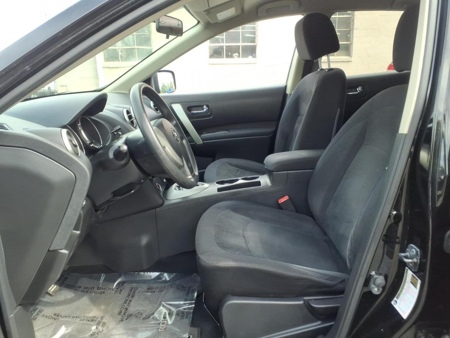 2010 Black Nissan Rogue (JN8AS5MV0AW) with an 2.5L 4 Cylinder Sequential-Port F.I. engine, ATAWD transmission, located at 50 Eastern Blvd., Essex, MD, 21221, (410) 686-3444, 39.304367, -76.484947 - Photo#6