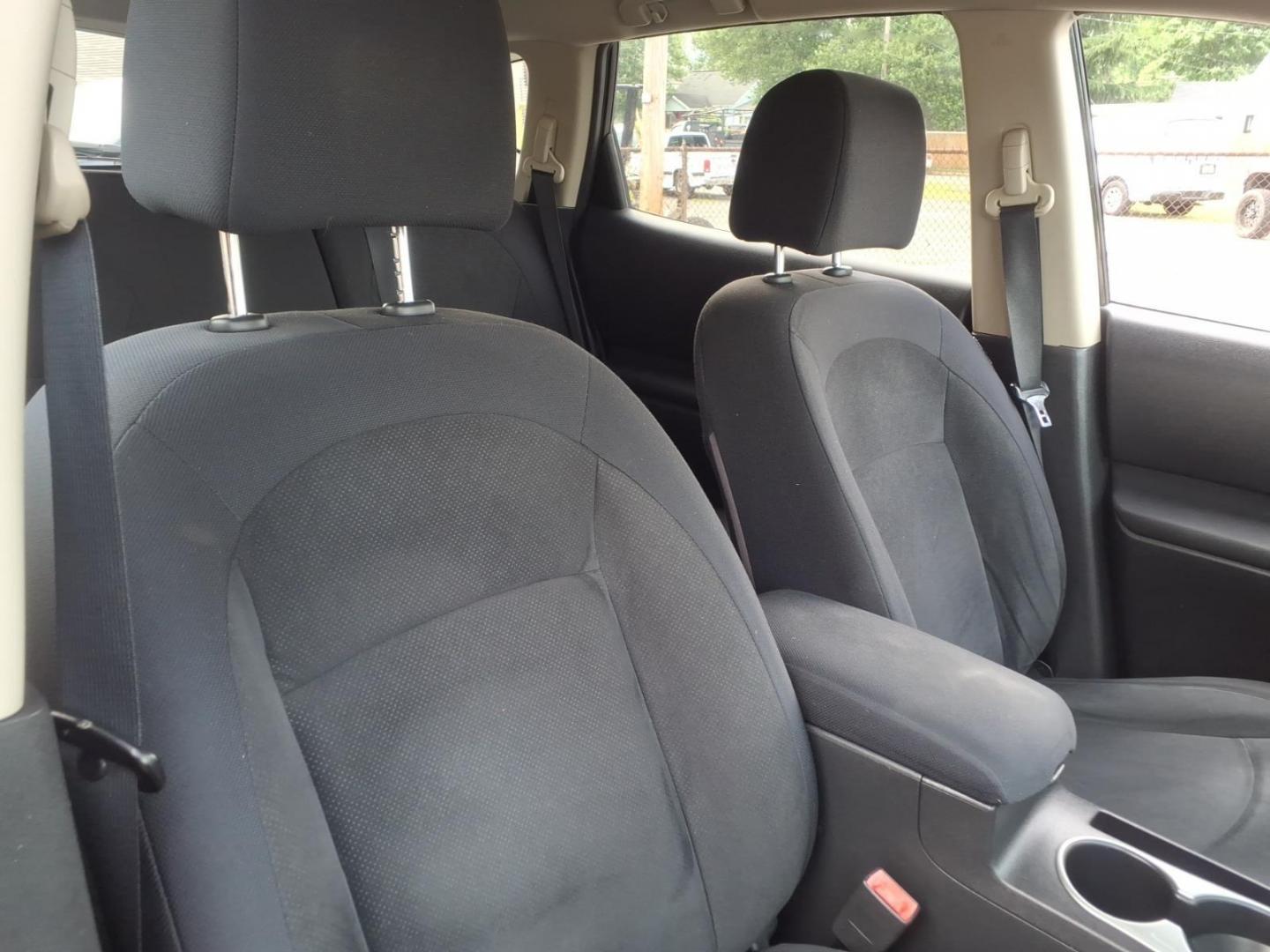 2010 Black Nissan Rogue (JN8AS5MV0AW) with an 2.5L 4 Cylinder Sequential-Port F.I. engine, ATAWD transmission, located at 50 Eastern Blvd., Essex, MD, 21221, (410) 686-3444, 39.304367, -76.484947 - Photo#19