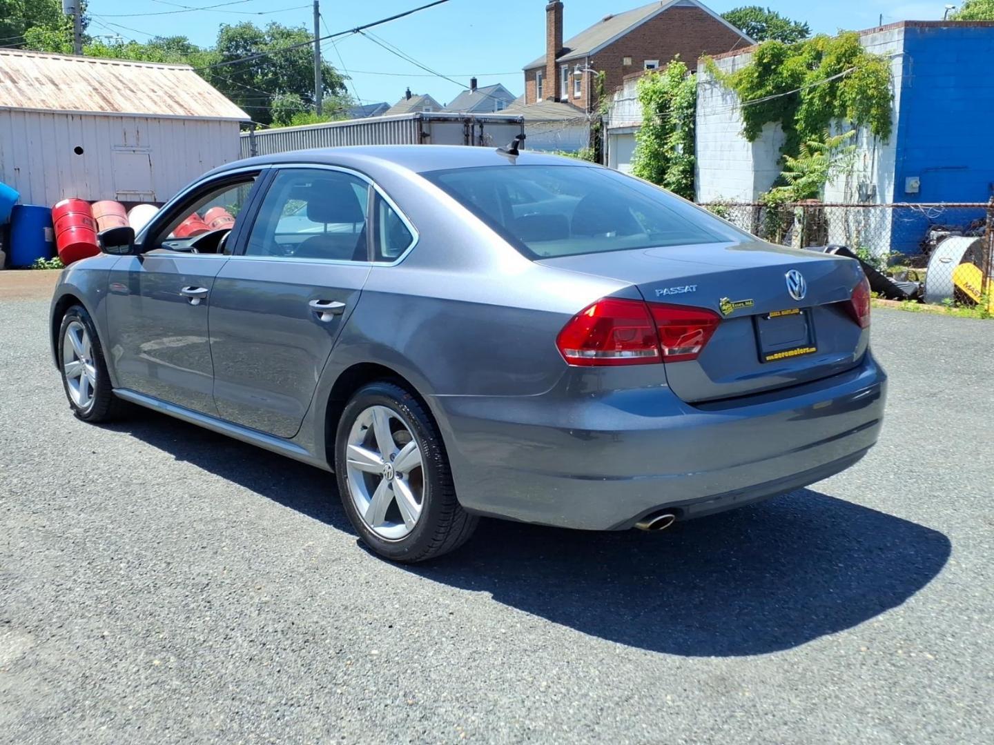 2013 Platinum Gray Metallic Volkswagen Passat SE PZEV (1VWBP7A32DC) with an 2.5L 2.5L I5 170hp 177ft. lbs. PZEV Sequential-Port F.I. engine, 6-Speed Shiftable Automatic transmission, located at 50 Eastern Blvd., Essex, MD, 21221, (410) 686-3444, 39.304367, -76.484947 - Photo#2