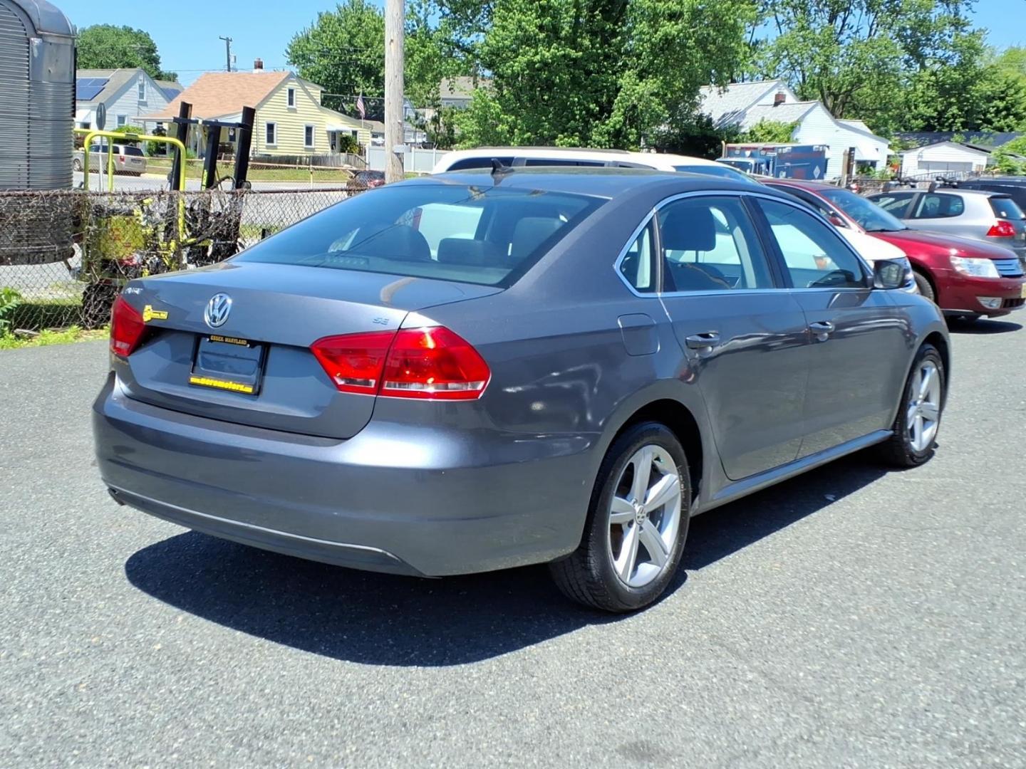 2013 Platinum Gray Metallic Volkswagen Passat SE PZEV (1VWBP7A32DC) with an 2.5L 2.5L I5 170hp 177ft. lbs. PZEV Sequential-Port F.I. engine, 6-Speed Shiftable Automatic transmission, located at 50 Eastern Blvd., Essex, MD, 21221, (410) 686-3444, 39.304367, -76.484947 - Photo#3