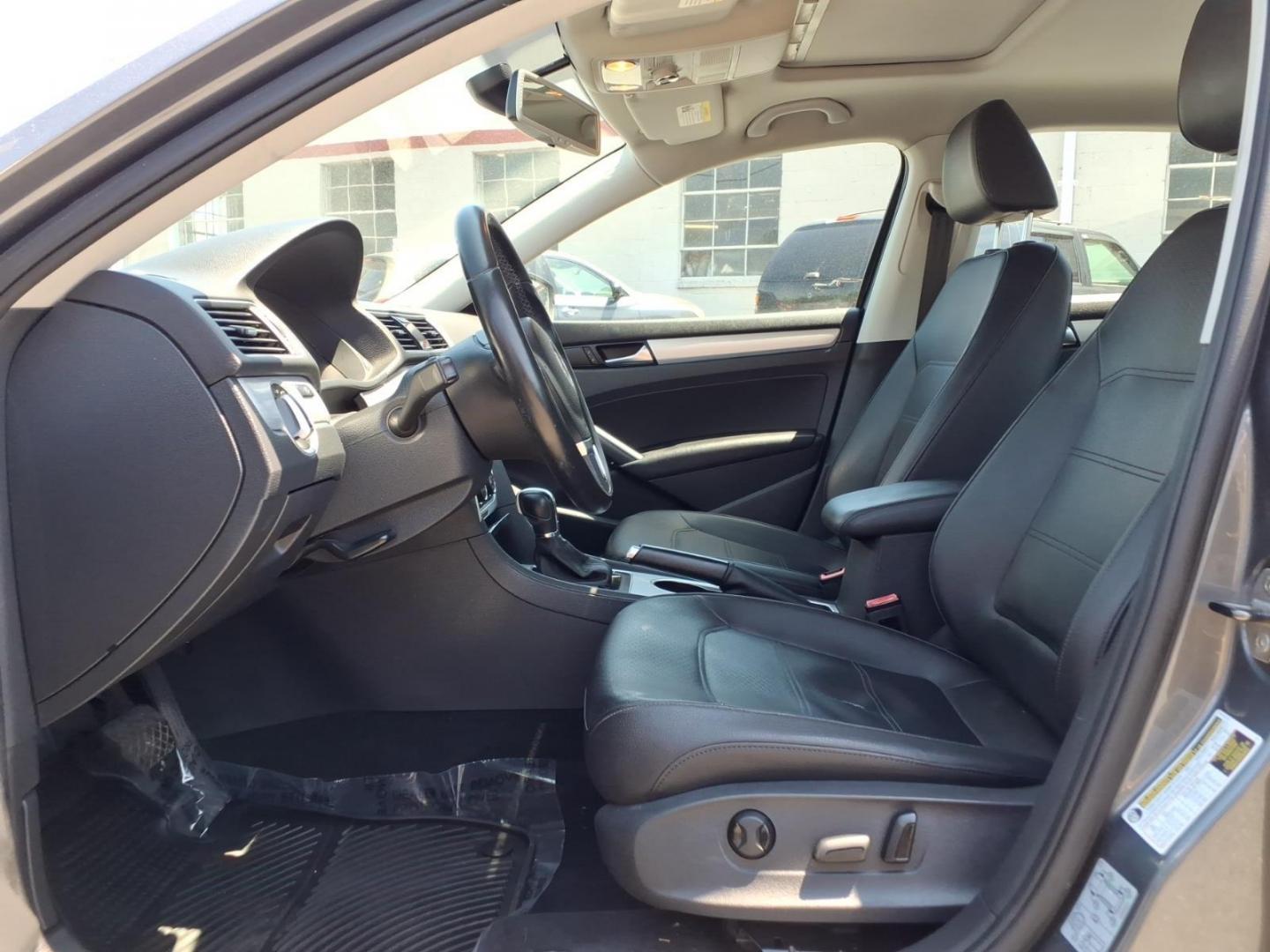 2013 Platinum Gray Metallic Volkswagen Passat SE PZEV (1VWBP7A32DC) with an 2.5L 2.5L I5 170hp 177ft. lbs. PZEV Sequential-Port F.I. engine, 6-Speed Shiftable Automatic transmission, located at 50 Eastern Blvd., Essex, MD, 21221, (410) 686-3444, 39.304367, -76.484947 - Photo#6