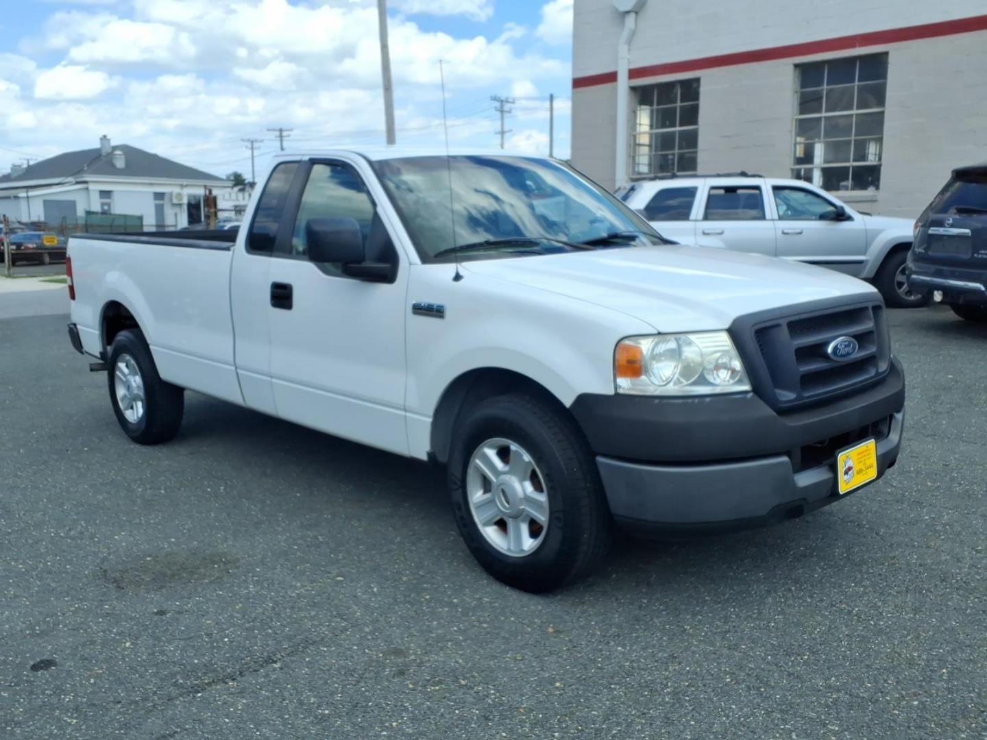2005 White Ford F-150 XL (1FTRF12265N) with an 4.2L 4.2L V6 202hp 260ft. lb. Sequential-Port F.I. engine, 4-Speed Automatic transmission, located at 50 Eastern Blvd., Essex, MD, 21221, (410) 686-3444, 39.304367, -76.484947 - Photo#6