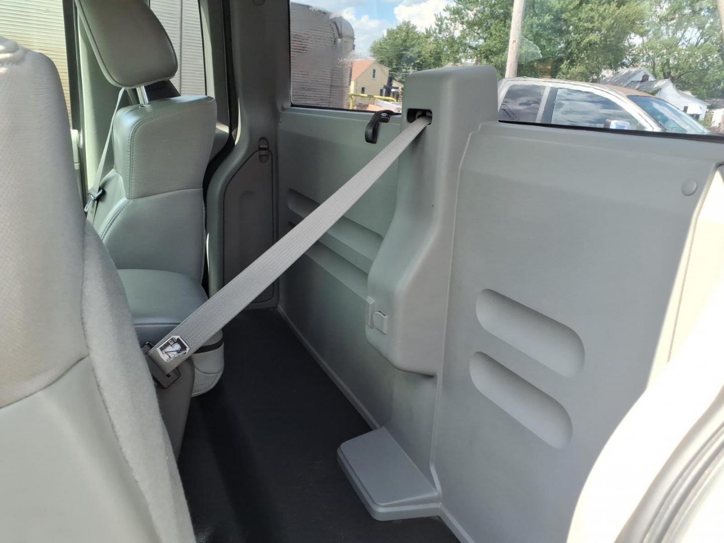 2005 White Ford F-150 XL (1FTRF12265N) with an 4.2L 4.2L V6 202hp 260ft. lb. Sequential-Port F.I. engine, 4-Speed Automatic transmission, located at 50 Eastern Blvd., Essex, MD, 21221, (410) 686-3444, 39.304367, -76.484947 - Photo#16