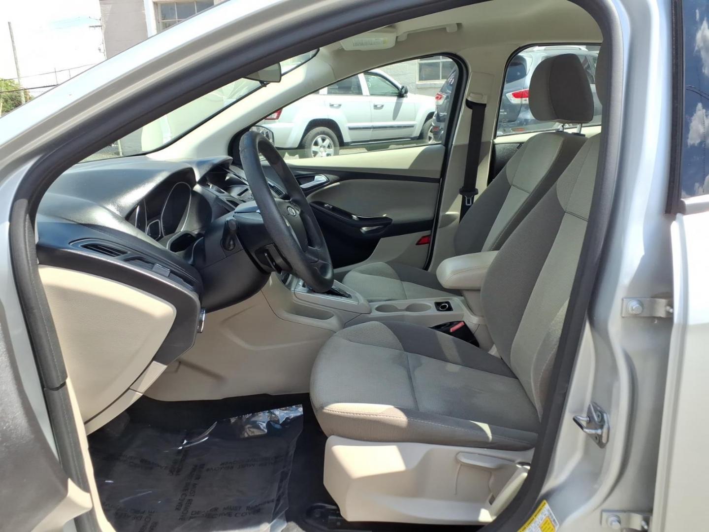 2013 Silver Ford Focus SE (1FADP3F28DL) with an 2.0L 4 Cylinder Fuel Injected engine, Automatic transmission, located at 50 Eastern Blvd., Essex, MD, 21221, (410) 686-3444, 39.304367, -76.484947- Photo#7