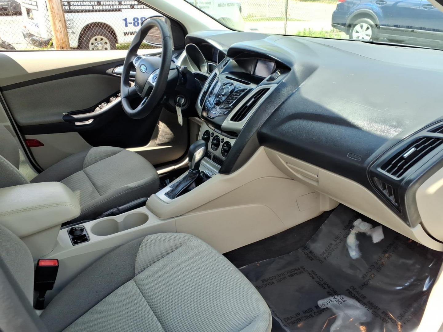 2013 Silver Ford Focus SE (1FADP3F28DL) with an 2.0L 4 Cylinder Fuel Injected engine, Automatic transmission, located at 50 Eastern Blvd., Essex, MD, 21221, (410) 686-3444, 39.304367, -76.484947- Photo#14