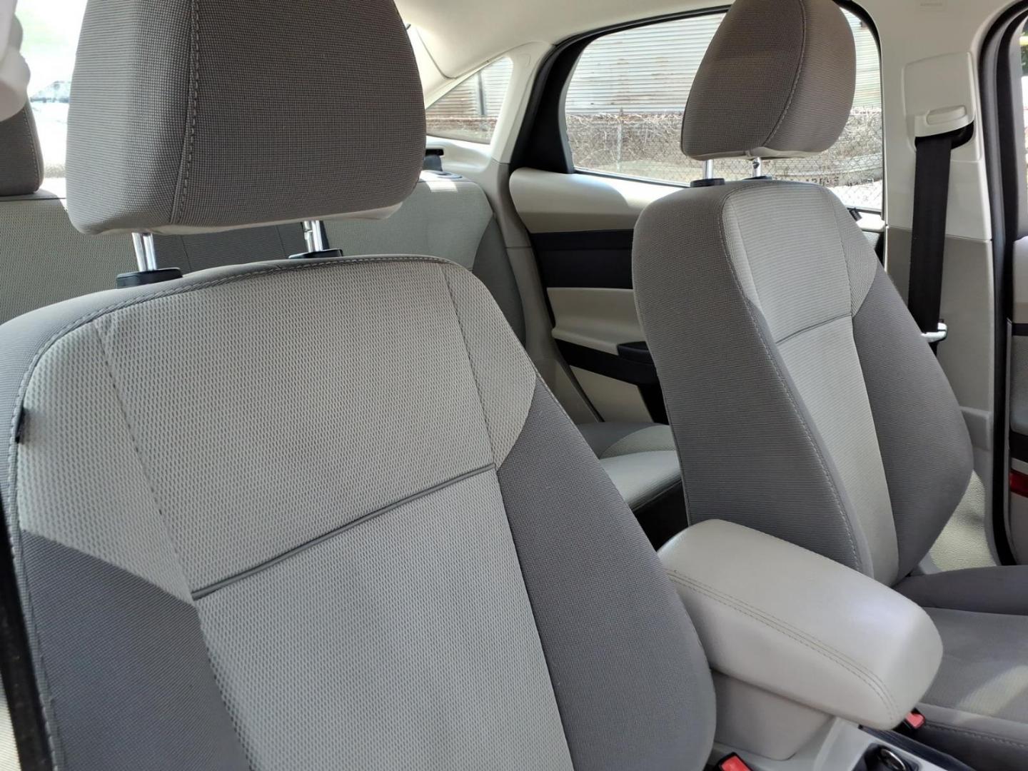 2013 Silver Ford Focus SE (1FADP3F28DL) with an 2.0L 4 Cylinder Fuel Injected engine, Automatic transmission, located at 50 Eastern Blvd., Essex, MD, 21221, (410) 686-3444, 39.304367, -76.484947- Photo#15