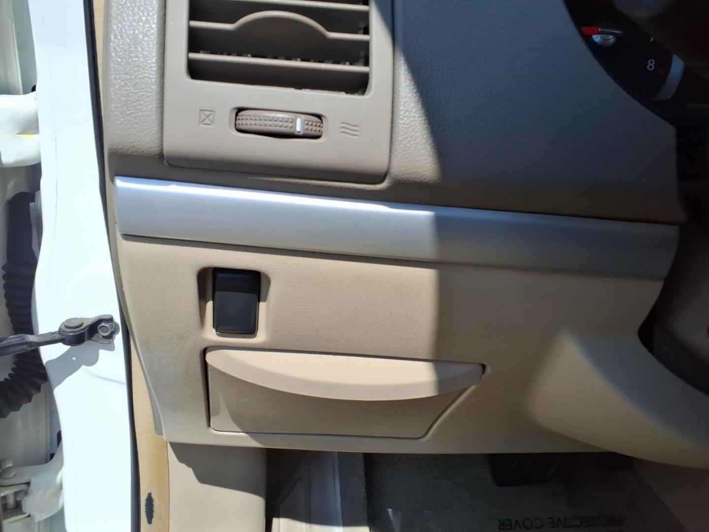 2010 White Nissan Sentra 2.0 (3N1AB6AP6AL) with an 2.0L 2.0L I4 140hp 147ft. lbs. Sequential-Port F.I. engine, CVT transmission, located at 50 Eastern Blvd., Essex, MD, 21221, (410) 686-3444, 39.304367, -76.484947- Photo#14