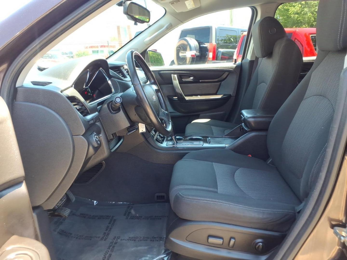 2015 Purple Chevrolet Traverse LT (1GNKVGKD2FJ) with an 3.6L 6 Cylinder Fuel Injected engine, V6 transmission, located at 50 Eastern Blvd., Essex, MD, 21221, (410) 686-3444, 39.304367, -76.484947- Photo#6