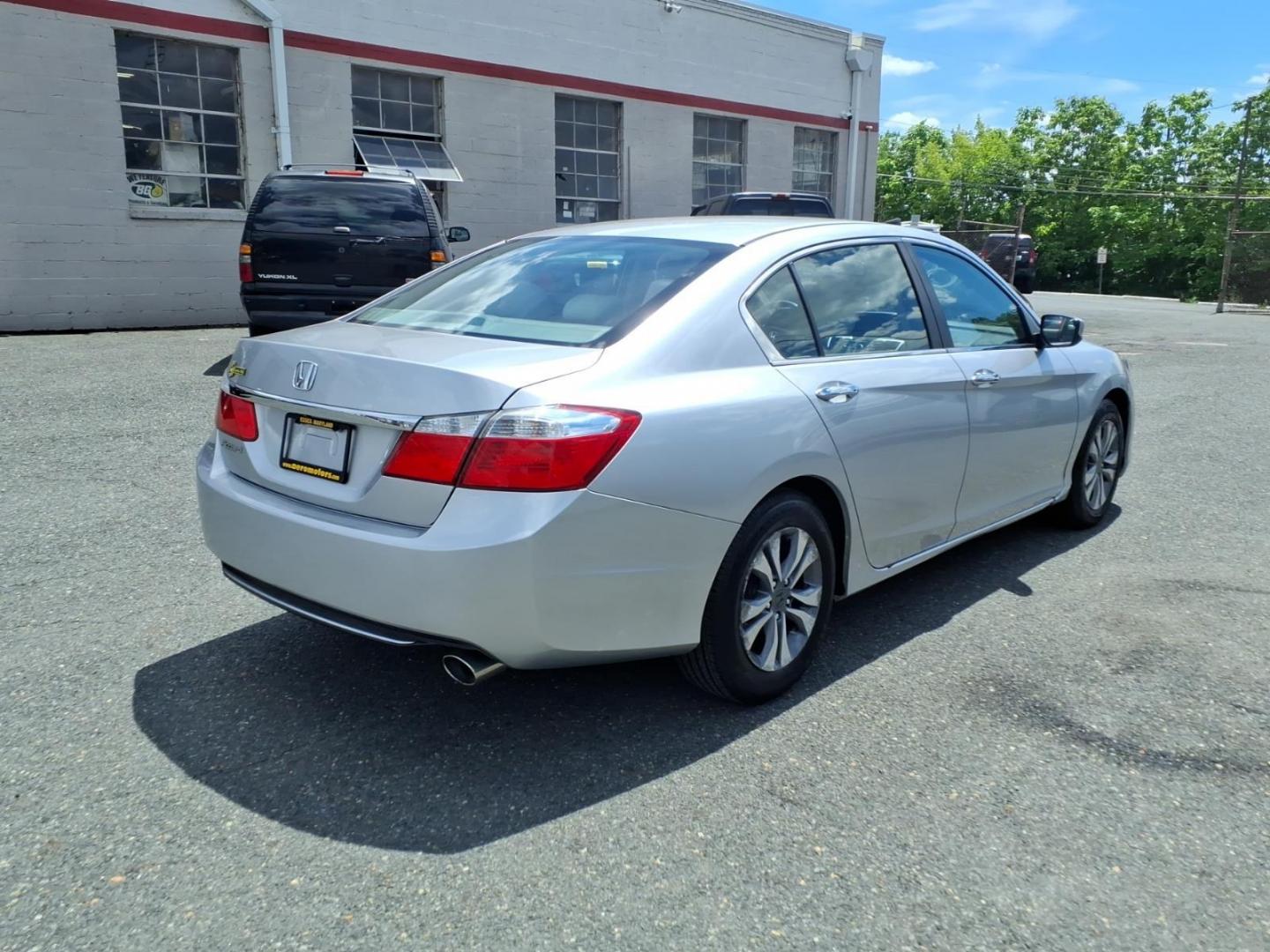 2015 Silver Honda Accord LX (1HGCR2F3XFA) with an 2.4L 4 Cylinder Fuel Injected engine, Automatic transmission, located at 50 Eastern Blvd., Essex, MD, 21221, (410) 686-3444, 39.304367, -76.484947- Photo#3