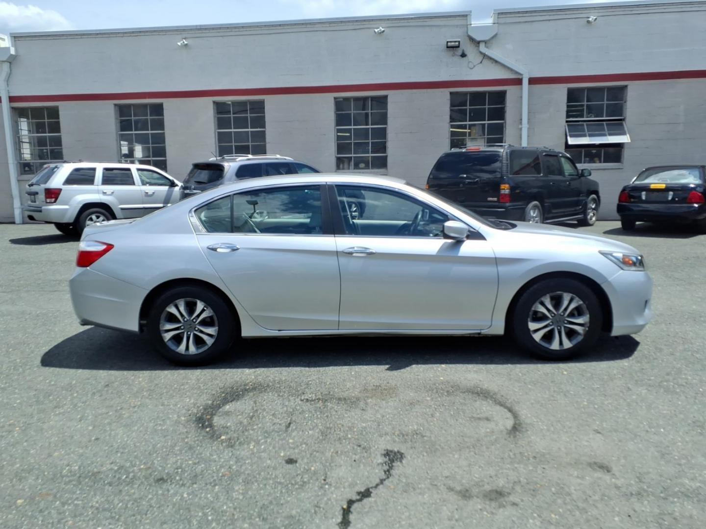 2015 Silver Honda Accord LX (1HGCR2F3XFA) with an 2.4L 4 Cylinder Fuel Injected engine, Automatic transmission, located at 50 Eastern Blvd., Essex, MD, 21221, (410) 686-3444, 39.304367, -76.484947- Photo#4