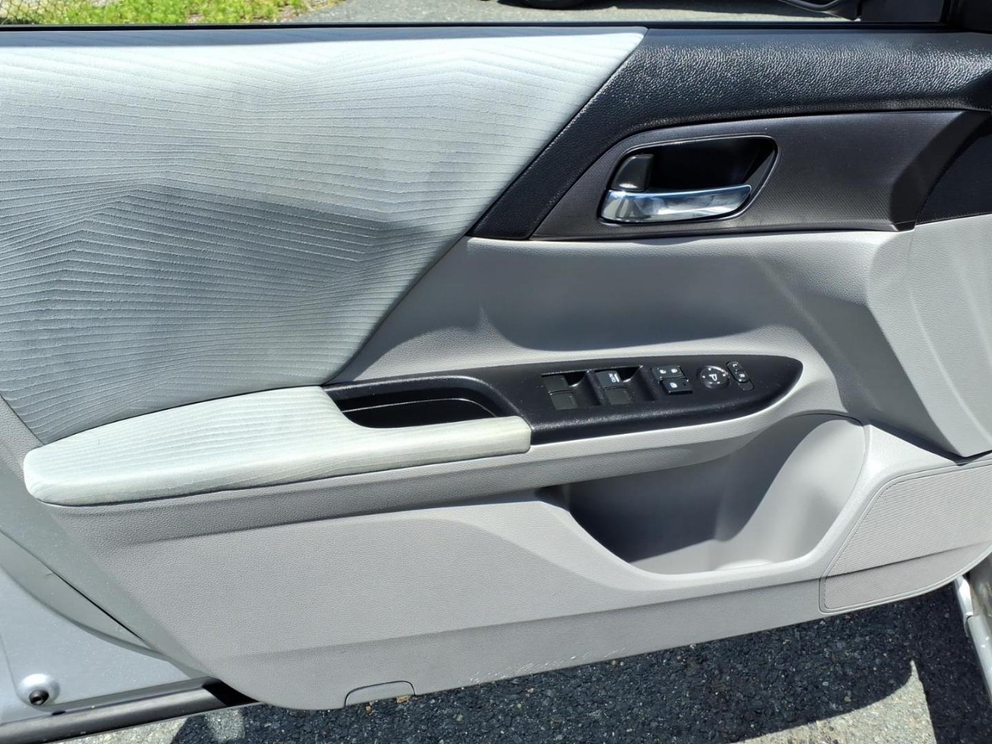 2015 Silver Honda Accord LX (1HGCR2F3XFA) with an 2.4L 4 Cylinder Fuel Injected engine, Automatic transmission, located at 50 Eastern Blvd., Essex, MD, 21221, (410) 686-3444, 39.304367, -76.484947- Photo#8