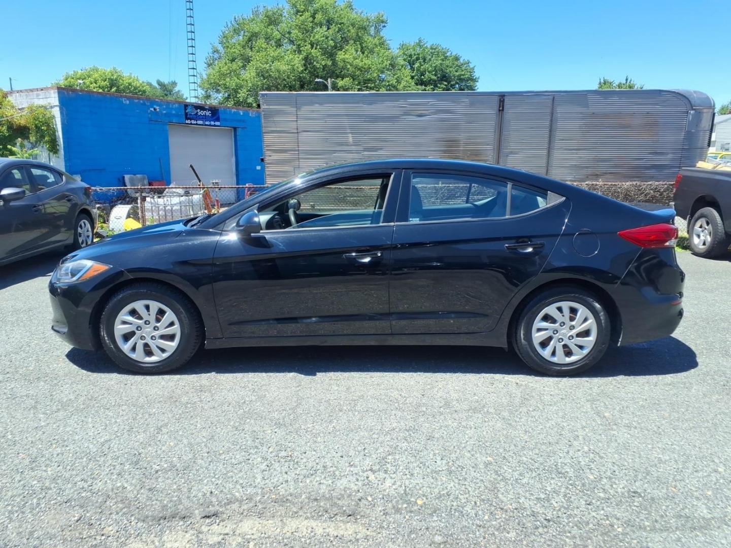 2018 Black Hyundai ELANTRA SE (5NPD74LF8JH) with an 2.0L 4 Cylinder Sequential-Port F.I. engine, Automatic transmission, located at 50 Eastern Blvd., Essex, MD, 21221, (410) 686-3444, 39.304367, -76.484947 - Photo#1