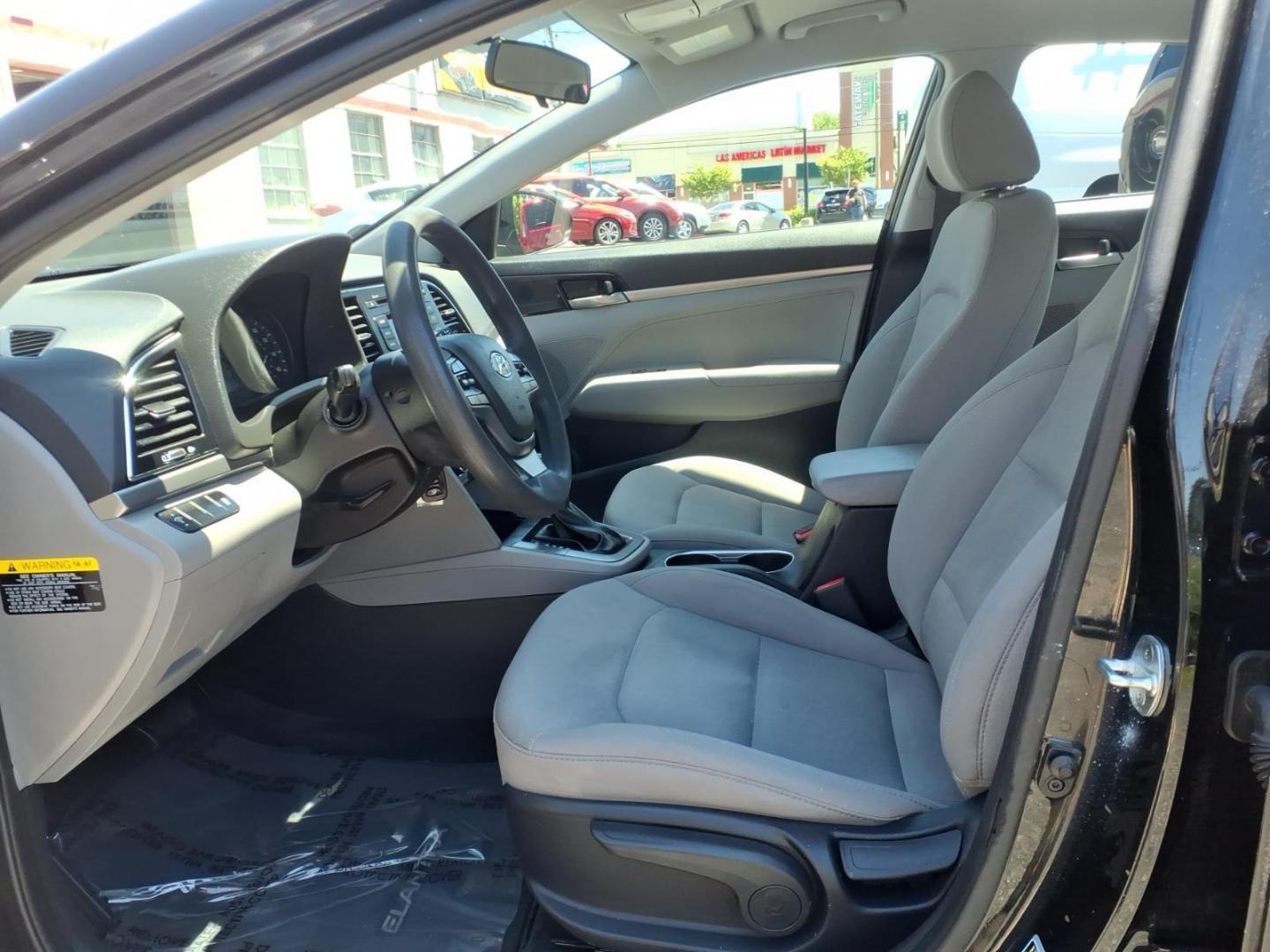 2018 Black Hyundai ELANTRA SE (5NPD74LF8JH) with an 2.0L 4 Cylinder Sequential-Port F.I. engine, Automatic transmission, located at 50 Eastern Blvd., Essex, MD, 21221, (410) 686-3444, 39.304367, -76.484947 - Photo#6