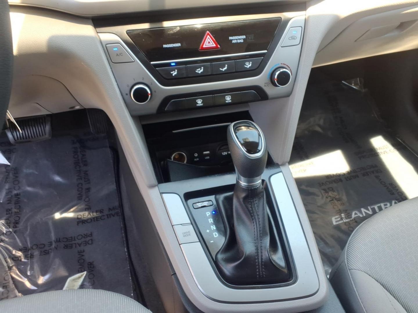 2018 Black Hyundai ELANTRA SE (5NPD74LF8JH) with an 2.0L 4 Cylinder Sequential-Port F.I. engine, Automatic transmission, located at 50 Eastern Blvd., Essex, MD, 21221, (410) 686-3444, 39.304367, -76.484947 - Photo#17