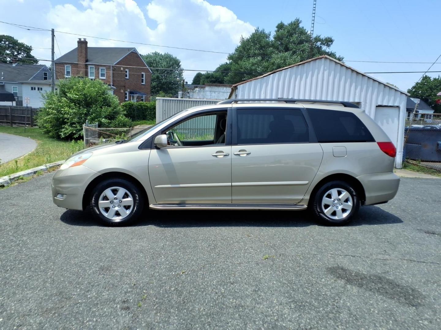 2006 Gold Toyota Sienna XLE 7 Passenger (5TDZA22C46S) with an 3.3L 3L NA V6 double overhead cam (DOHC) 24V Fuel Injected engine, 5-Speed Automatic transmission, located at 50 Eastern Blvd., Essex, MD, 21221, (410) 686-3444, 39.304367, -76.484947- Photo#1
