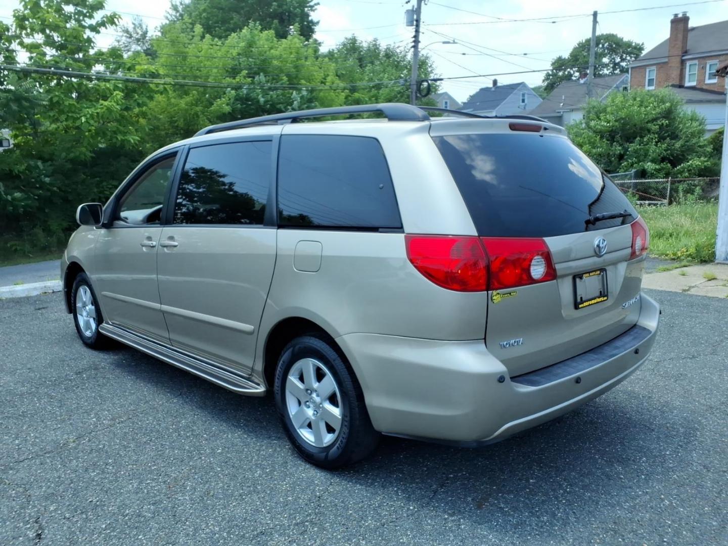 2006 Gold Toyota Sienna XLE 7 Passenger (5TDZA22C46S) with an 3.3L 3L NA V6 double overhead cam (DOHC) 24V Fuel Injected engine, 5-Speed Automatic transmission, located at 50 Eastern Blvd., Essex, MD, 21221, (410) 686-3444, 39.304367, -76.484947- Photo#2