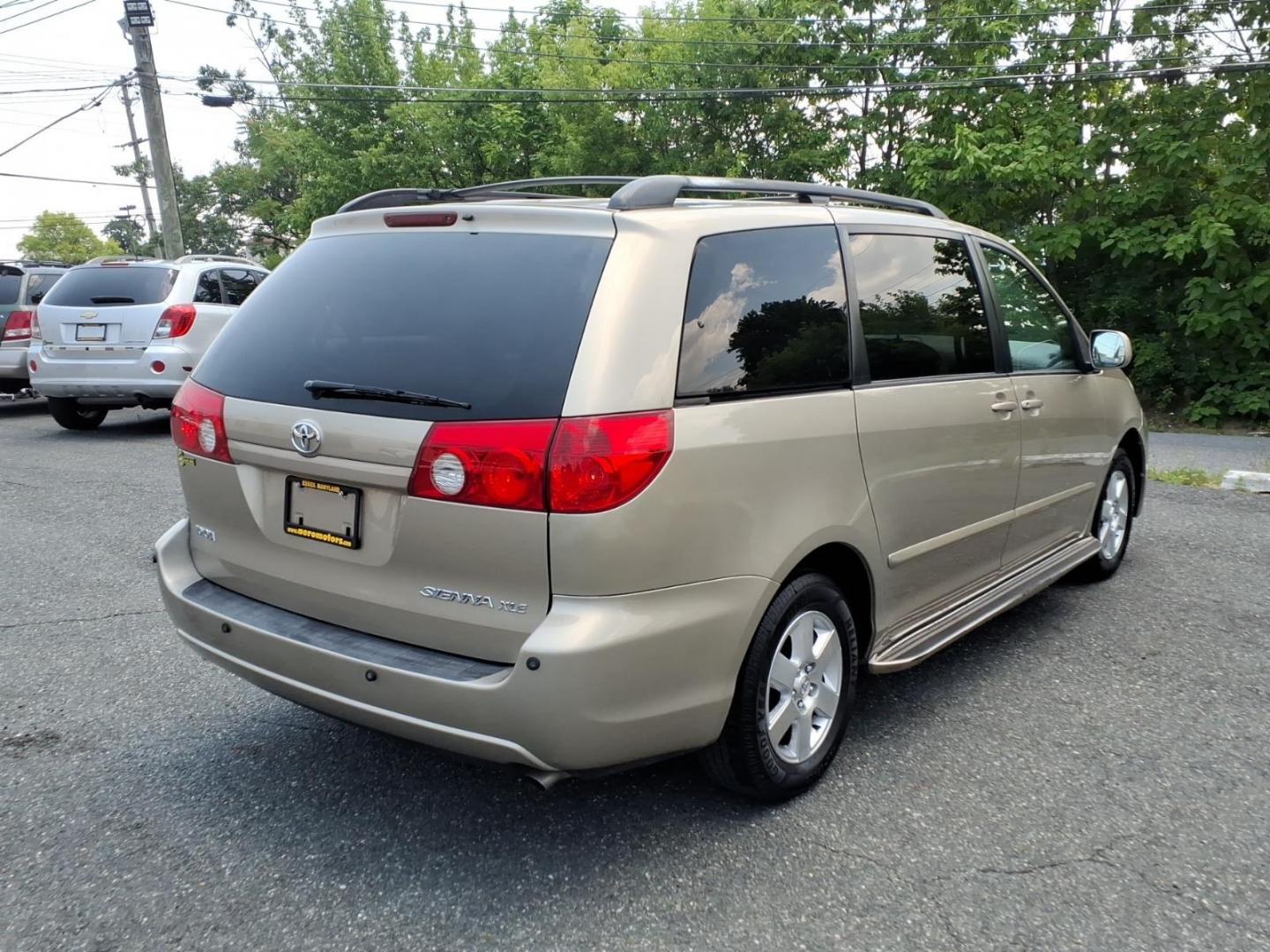 2006 Gold Toyota Sienna XLE 7 Passenger (5TDZA22C46S) with an 3.3L 3L NA V6 double overhead cam (DOHC) 24V Fuel Injected engine, 5-Speed Automatic transmission, located at 50 Eastern Blvd., Essex, MD, 21221, (410) 686-3444, 39.304367, -76.484947- Photo#4
