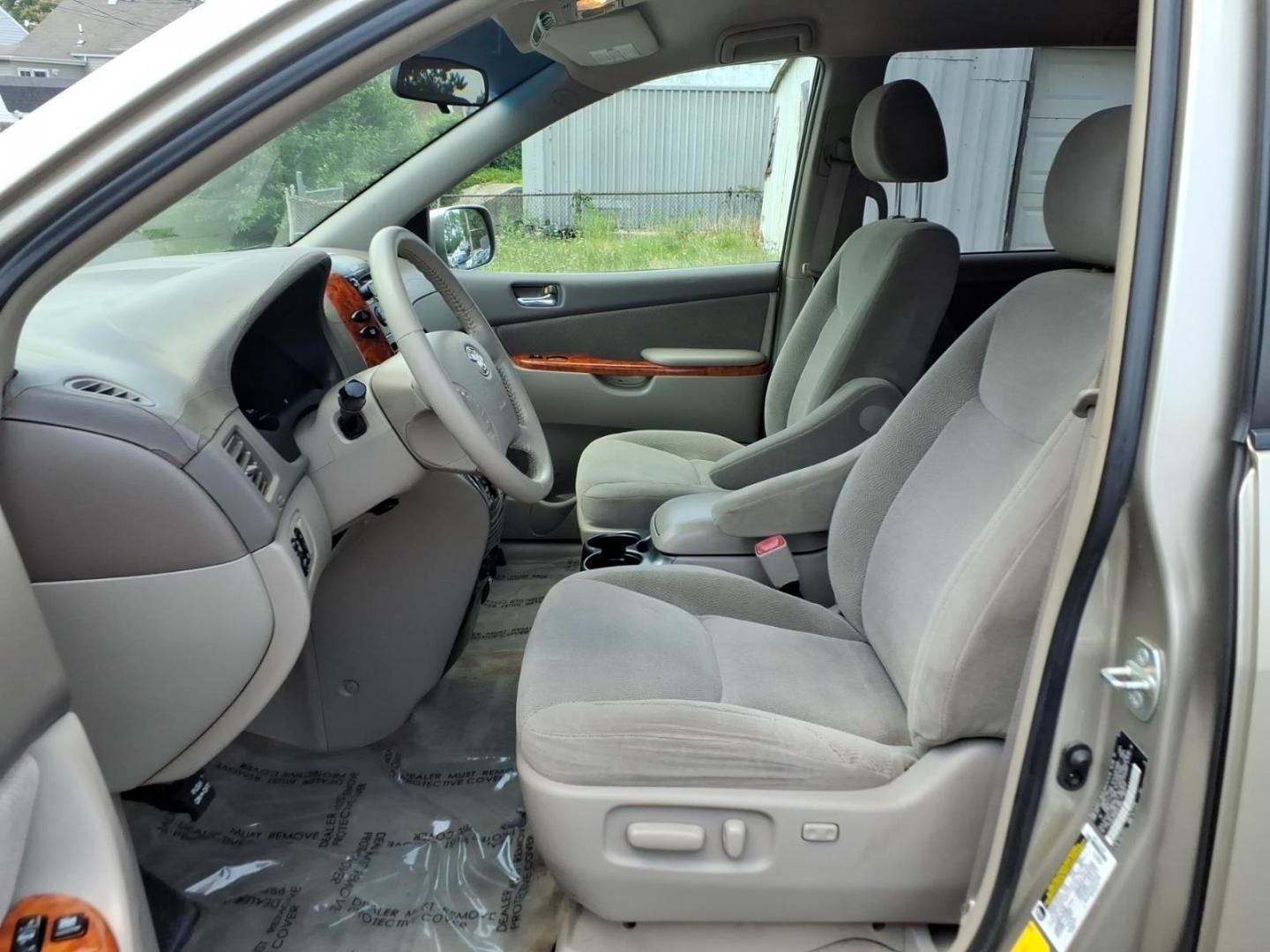 2006 Gold Toyota Sienna XLE 7 Passenger (5TDZA22C46S) with an 3.3L 3L NA V6 double overhead cam (DOHC) 24V Fuel Injected engine, 5-Speed Automatic transmission, located at 50 Eastern Blvd., Essex, MD, 21221, (410) 686-3444, 39.304367, -76.484947- Photo#7