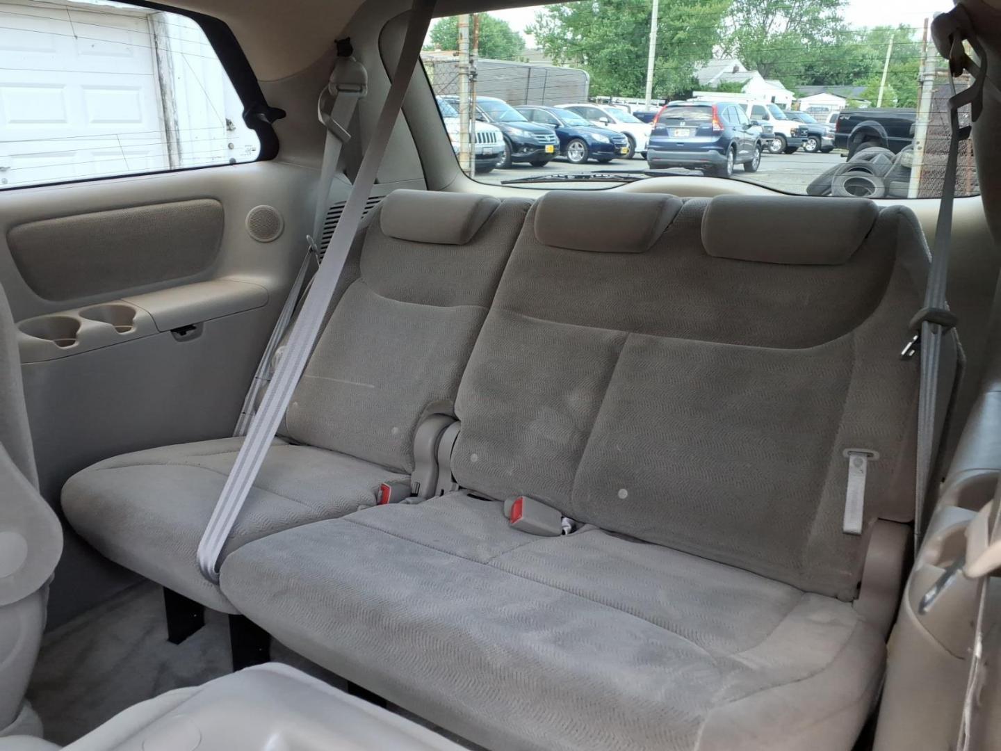 2006 Gold Toyota Sienna XLE 7 Passenger (5TDZA22C46S) with an 3.3L 3L NA V6 double overhead cam (DOHC) 24V Fuel Injected engine, 5-Speed Automatic transmission, located at 50 Eastern Blvd., Essex, MD, 21221, (410) 686-3444, 39.304367, -76.484947- Photo#13