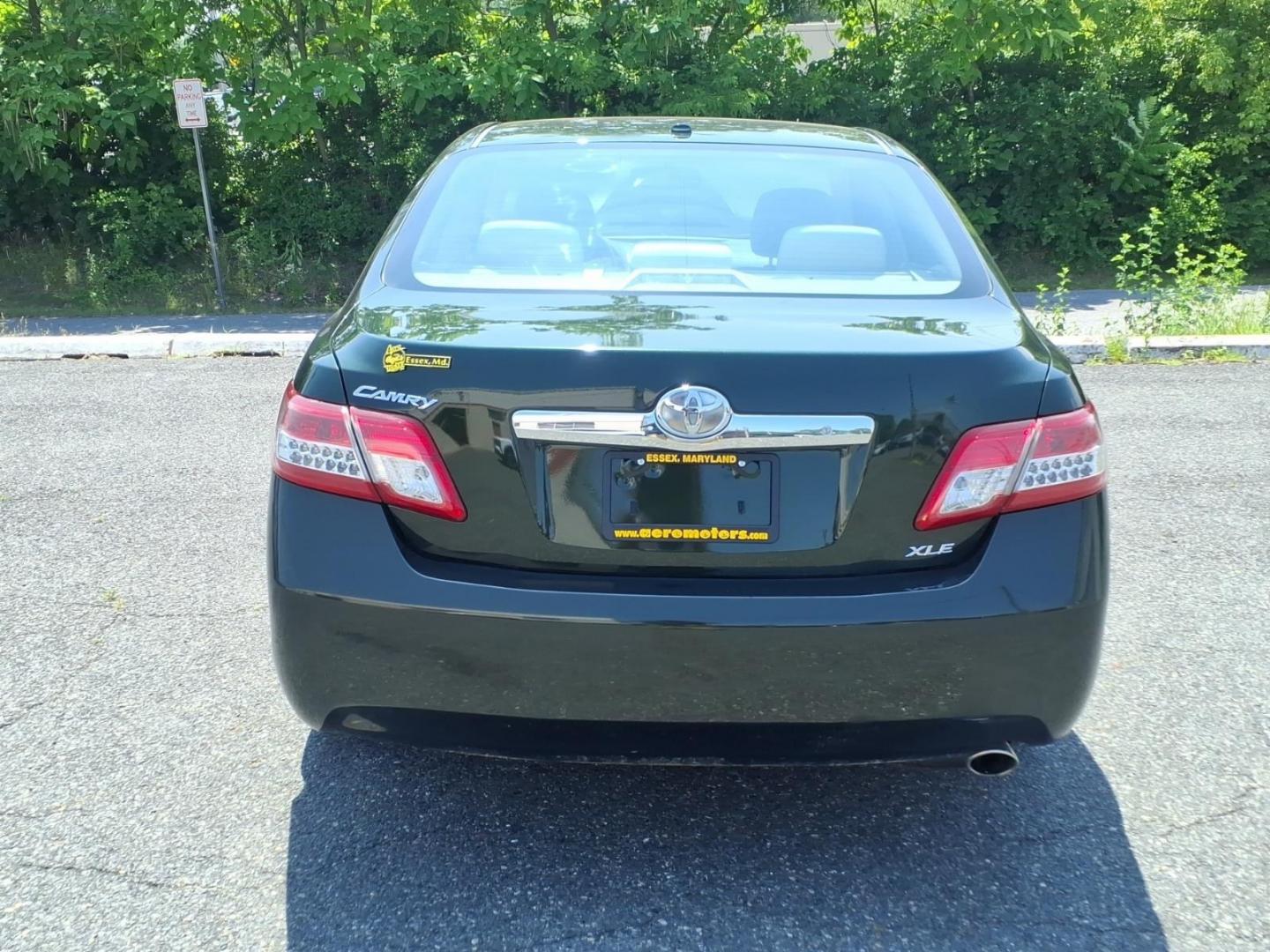 2011 Aloe Green Metallic Toyota Camry XLE (4T1BF3EK8BU) with an 2.5L 2.5L I4 169hp 167ft. lbs. Sequential Fuel Injection engine, 6-Speed Shiftable Automatic transmission, located at 50 Eastern Blvd., Essex, MD, 21221, (410) 686-3444, 39.304367, -76.484947- Photo#3